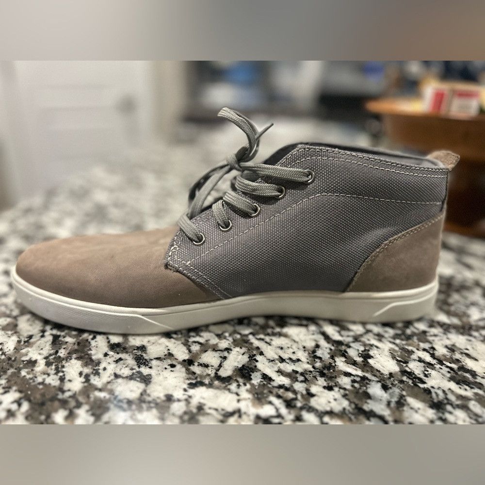 Timberland Timberland Gray Suede Chukka Boots with Lace-Up Closure Size US 11 / EU 44 - 1 Thumbnail