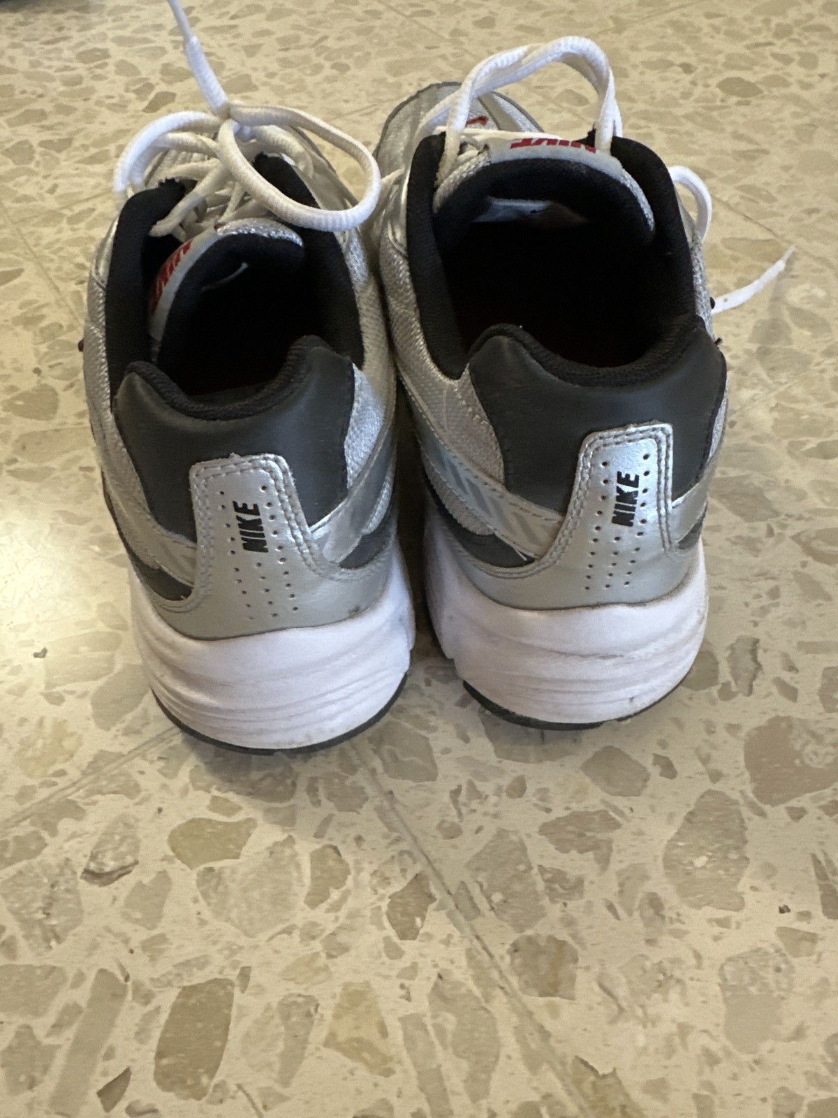 Nike Nike Initiator Size US 8 / EU 41 - 7 Thumbnail