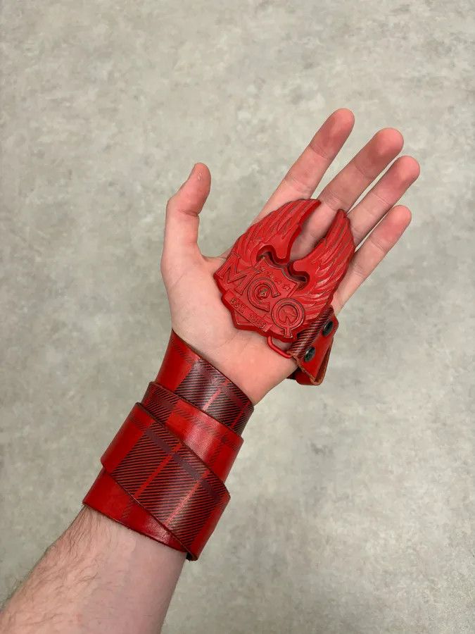 Alexander McQueen Alexander McQueen Winged Logo Buckle Red Leather Belt Size ONE SIZE - 2 Thumbnail