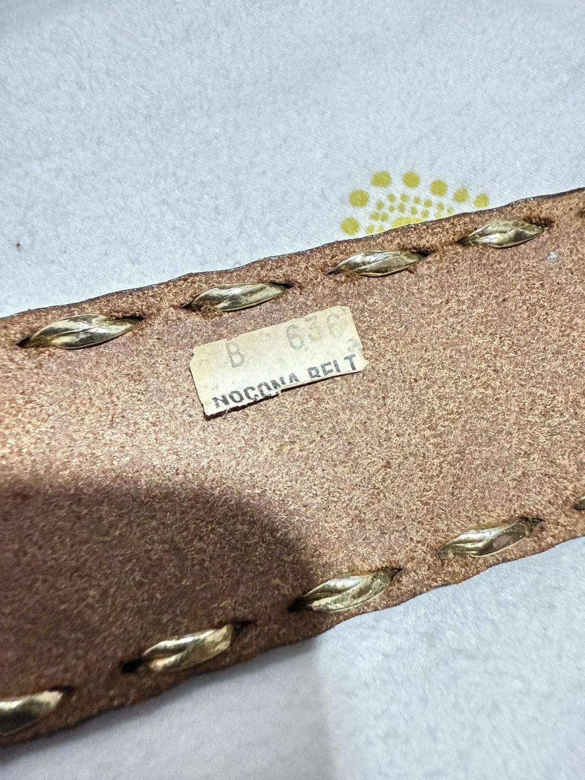 Vintage 80s Buckle belt grizzly bear motif