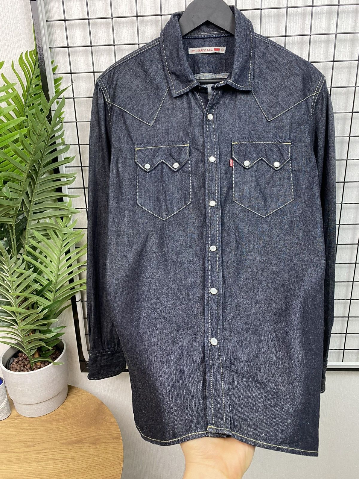 Levi's × Levi's Vintage Clothing × Vintage Vintage Levi’s Strauss & Co Denim Shirt Men’s L Navy Size US L / EU 52-54 / 3 - 5 Thumbnail