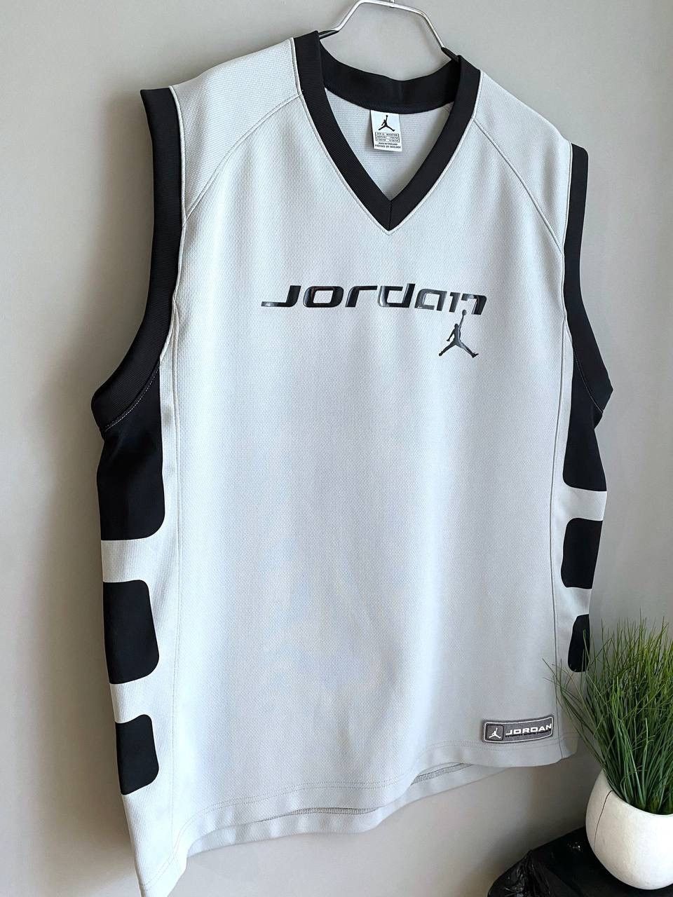 Vintage Vintage Air Jordan #23 Men's Bsketball Jersey, Size XL Size US XL / EU 56 / 4 - 2 Thumbnail