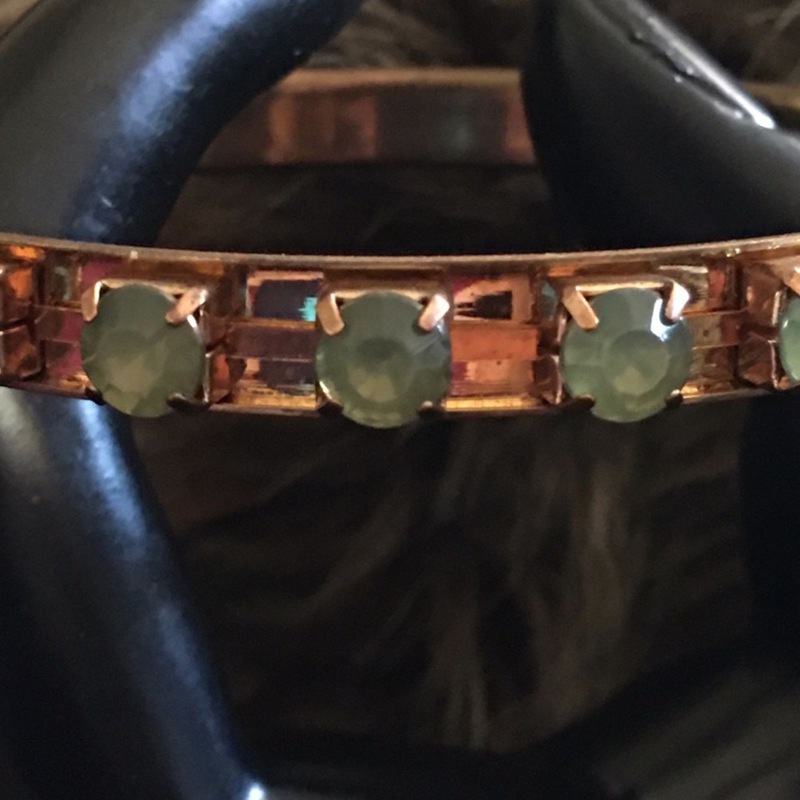 Vintage Vintage green rhinestone gold setting bangle Size ONE SIZE - 3 Thumbnail