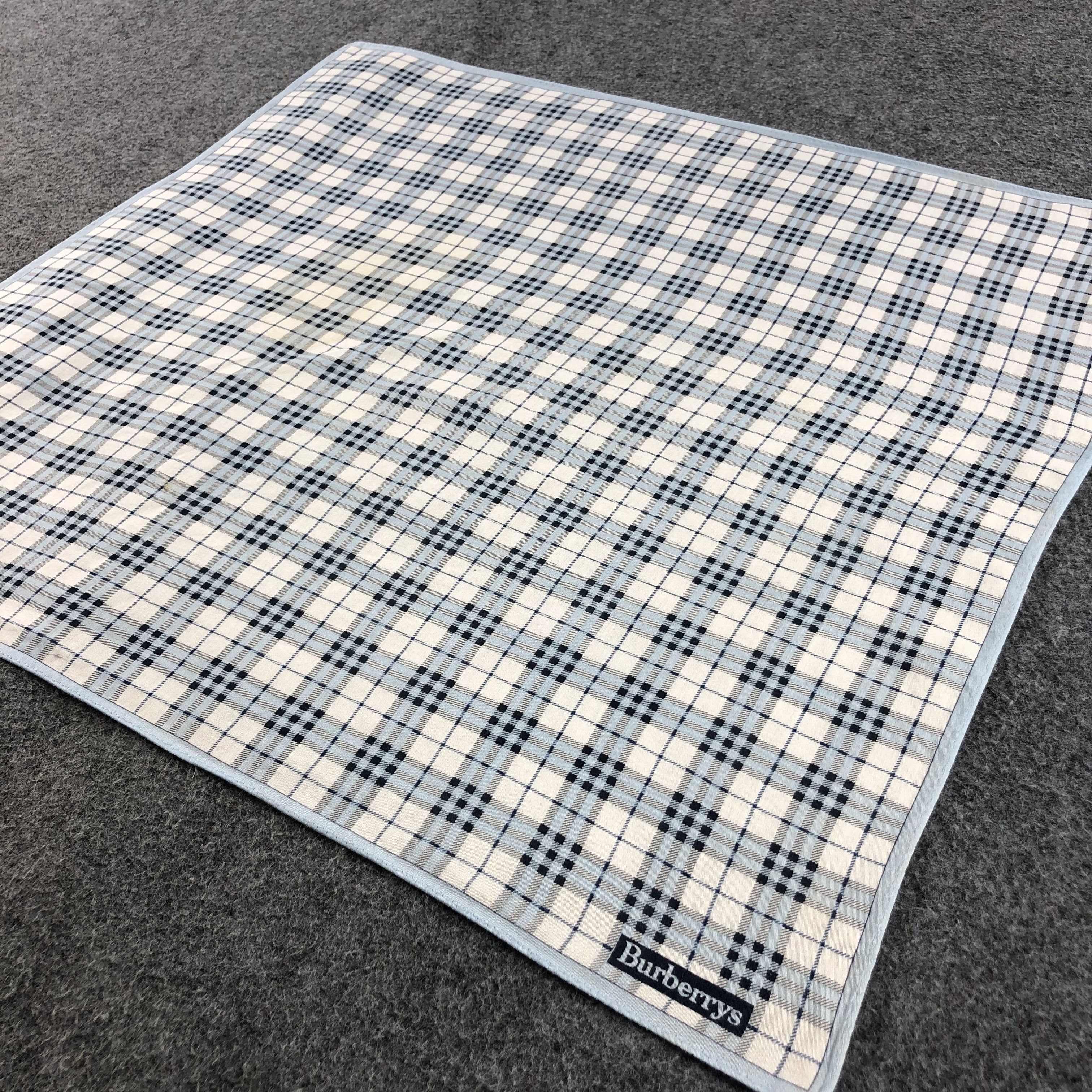 Burberry Burberrys Handkerchief Neckerchief Bandana H1389 Size ONE SIZE - 4 Thumbnail