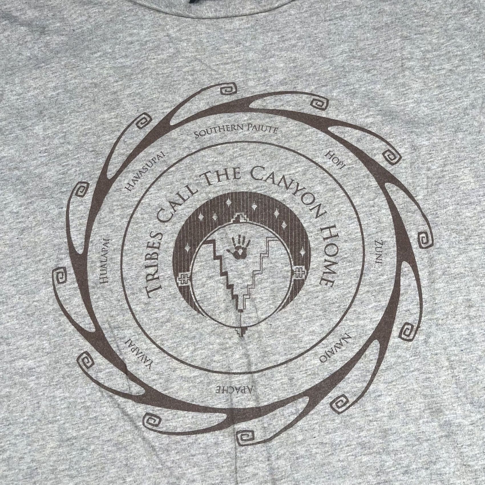 Vintage VINTAGE District Made Graphics T-Shirt Mens 2XL Gray Short Sleeve Size US XXL / EU 58 / 5 - 3 Thumbnail