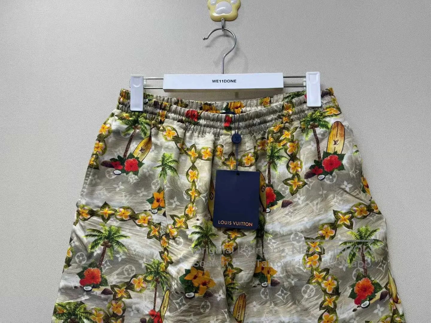 Louis Vuitton Louis Vuitton Floral Palm Tree Print Full Logo Short Pants Size US 34 / EU 50 - 4 Thumbnail