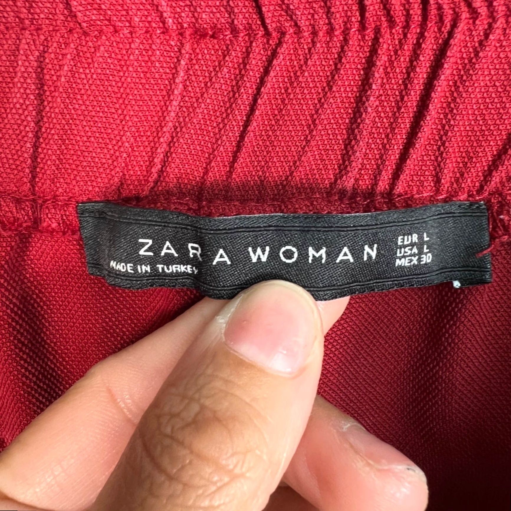 Zara VINTAGE Zara Woman Bermuda Shorts Adult Womens Large Red High-Waist with Belt 32 in Waist Lyocell Pleated 2.5 in Inseam Womens Size 36" / US 14 / IT 50 - 3 Thumbnail