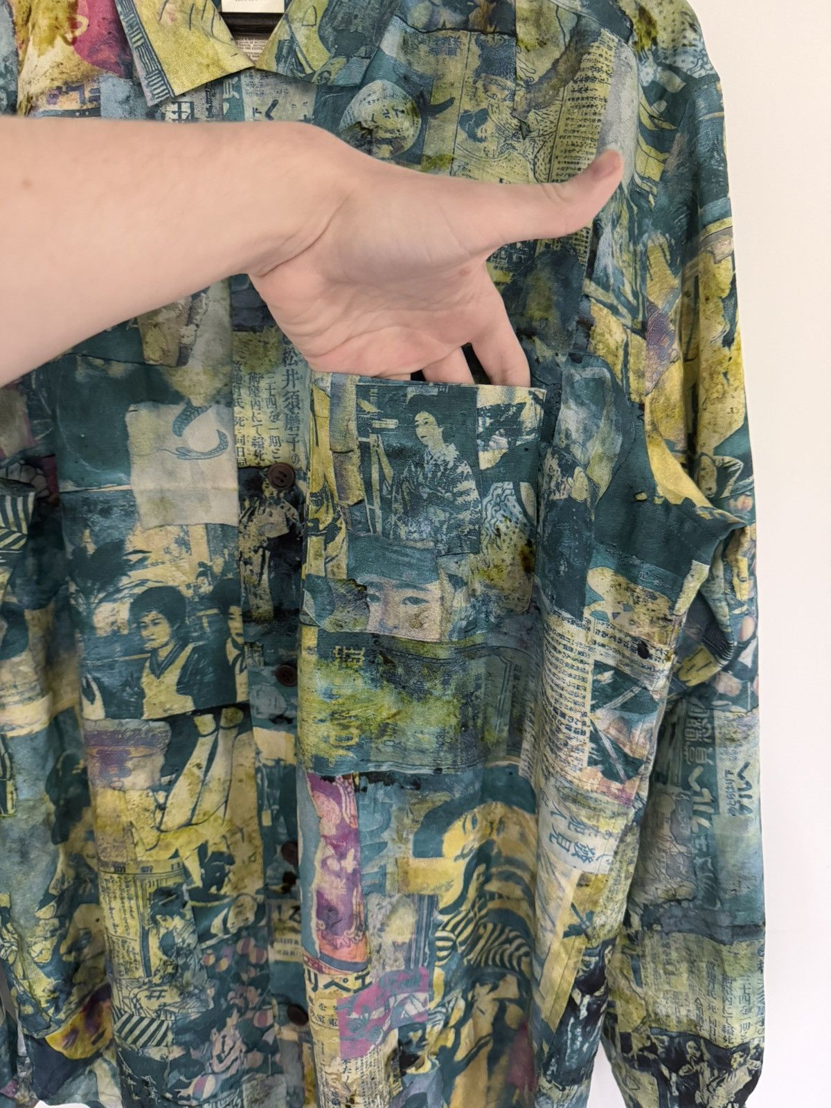 Yohji Yamamoto SS2004 Runway Taisho Portrait Silk Shirt Size US XL / EU 56 / 4 - 3 Thumbnail