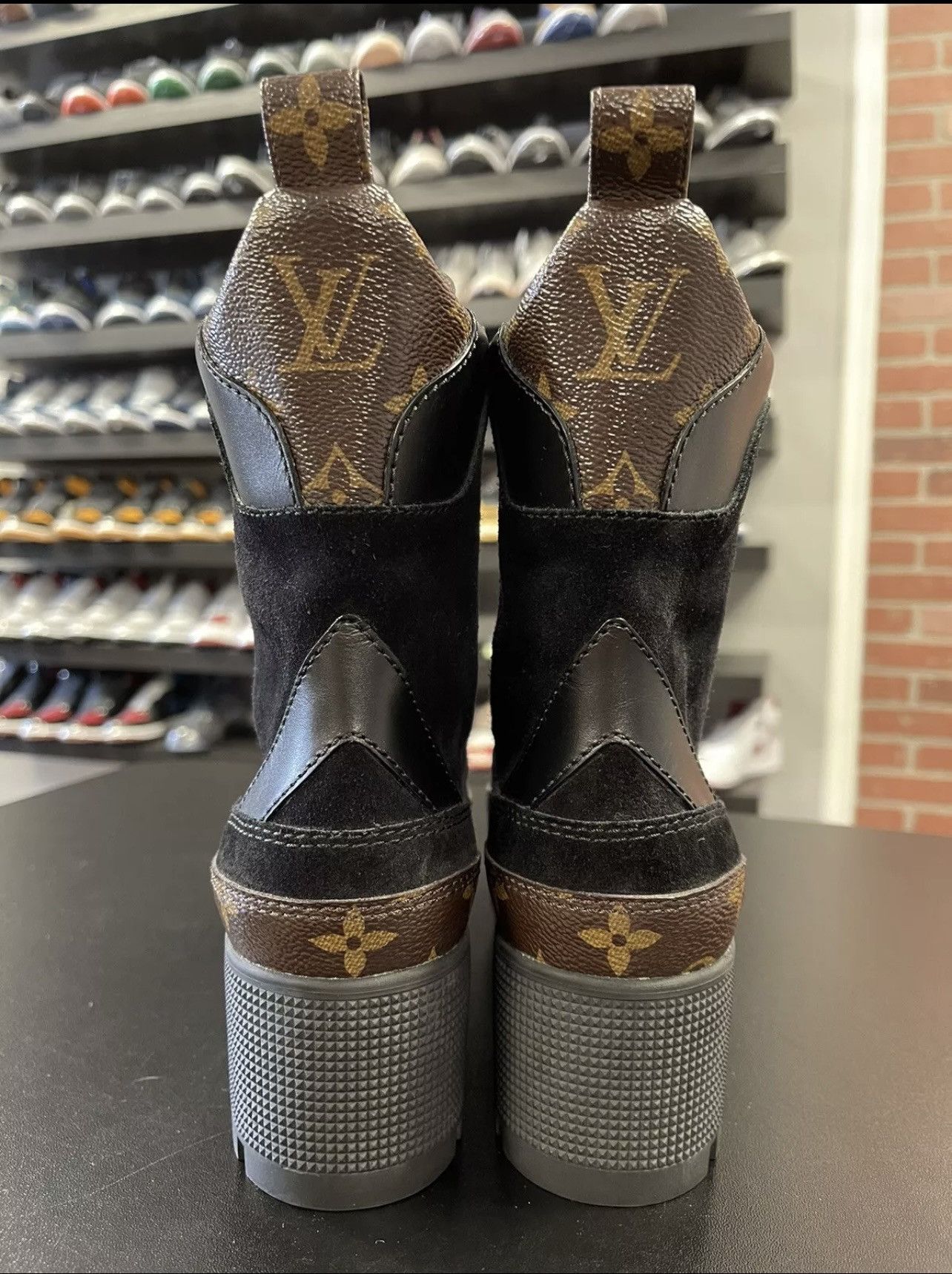 Louis Vuitton Size 5US/35EU - Louis Vuitton Laureate Black Monogram Boots Size US 5 / IT 35 - 5 Thumbnail