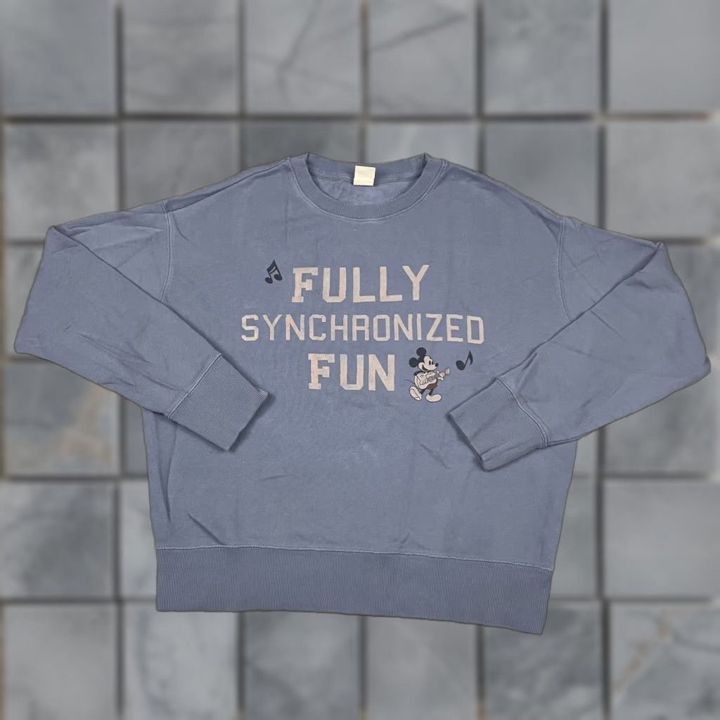 Uniqlo Disney Uniqlo Sweatshirt Adult Small Blue UT Mickey Mouse Crew Neck Sweatshirt Women S Blue Disney Size S / US 4 / IT 40 - 1 Thumbnail
