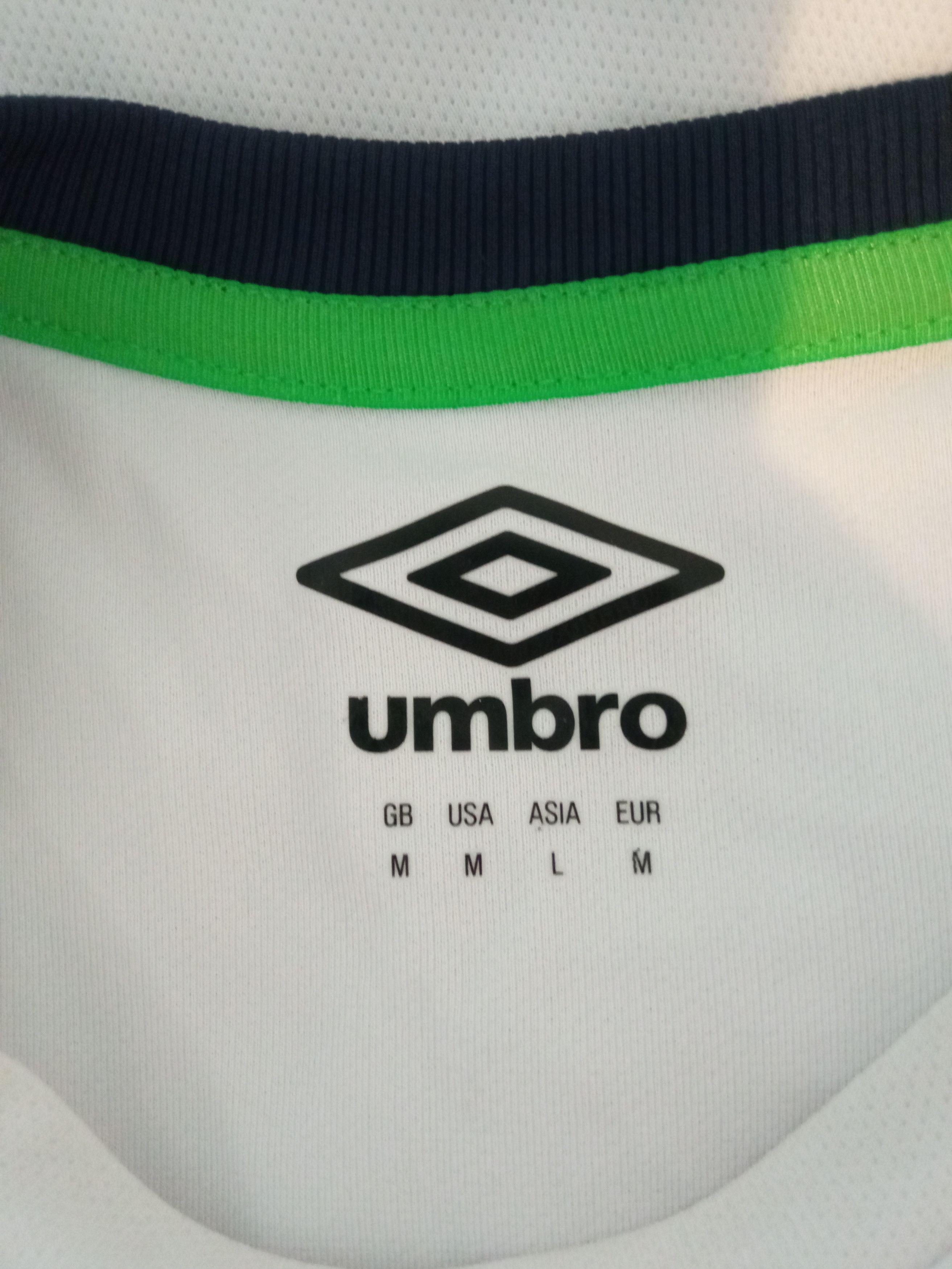 Umbro × Vintage Republic of Ireland Away football shirt Size US M / EU 48-50 / 2 - 3 Thumbnail