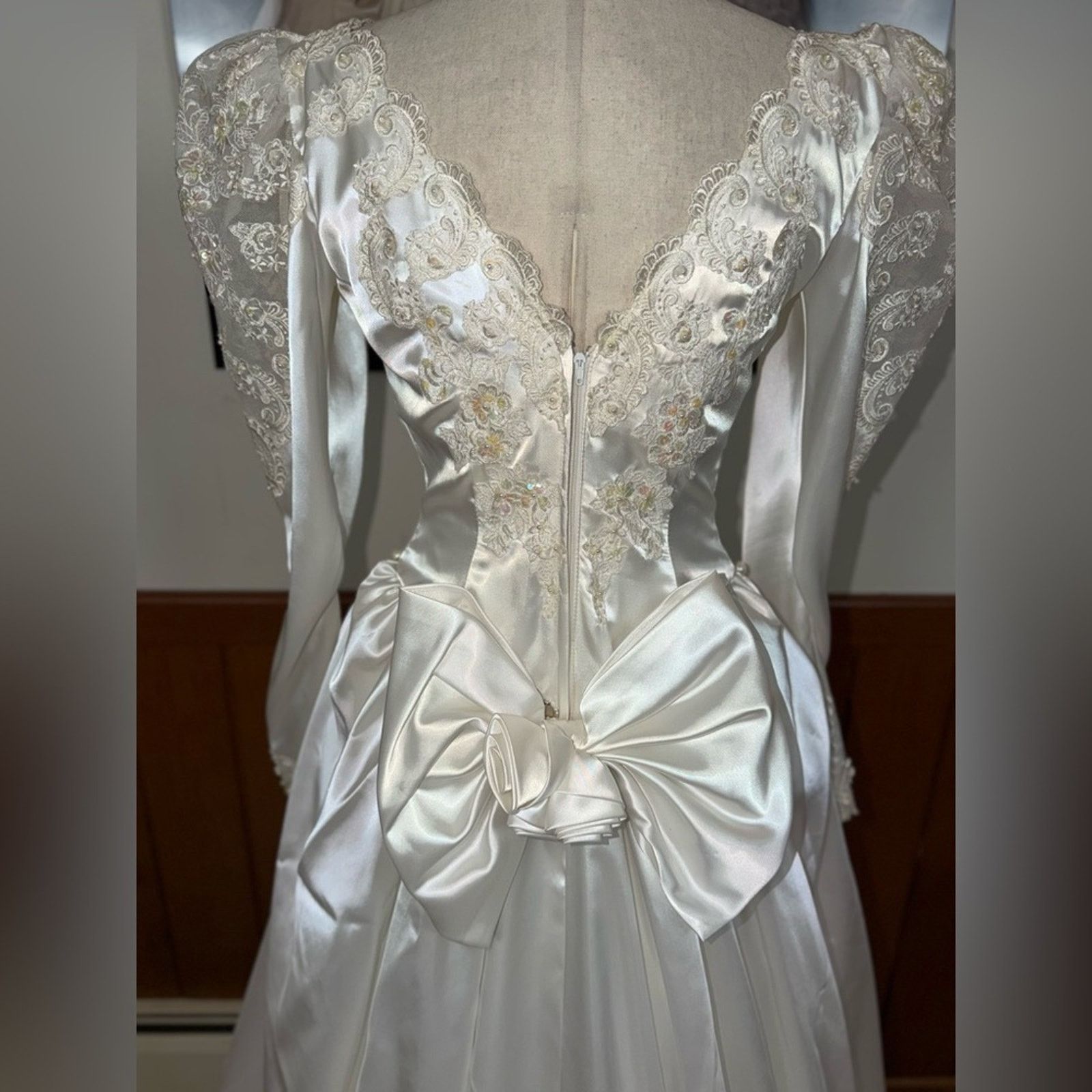 Gorgeous Vintage 90s Alfred Angelo Wedding Gown!
