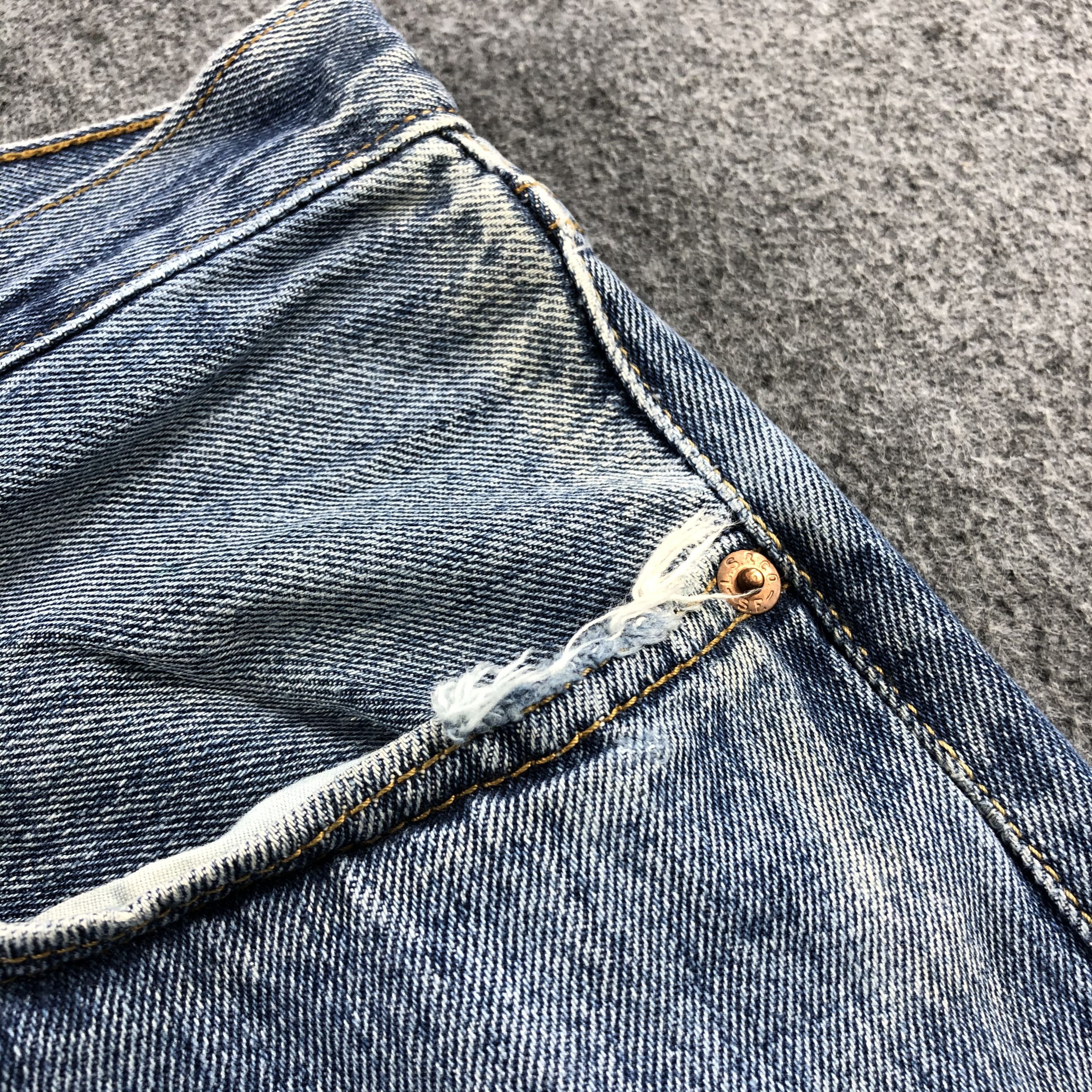 Levi's Vintage Blue Wash Levis 501 Jeans-J1521 Size US 35 - 9 Thumbnail