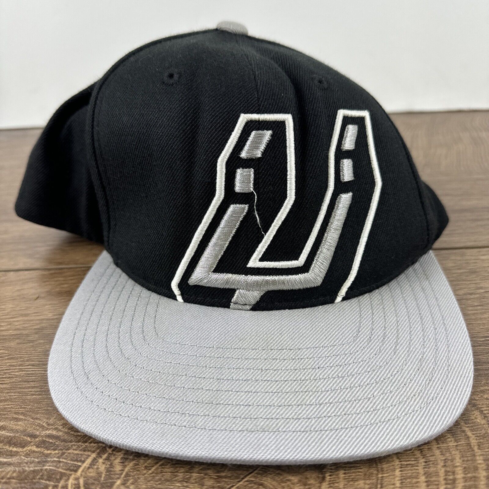 Mitchell & Ness San Antonio Spurs Hat Mitchell & Ness Black Hat Adjustable S Size ONE SIZE - 4 Thumbnail
