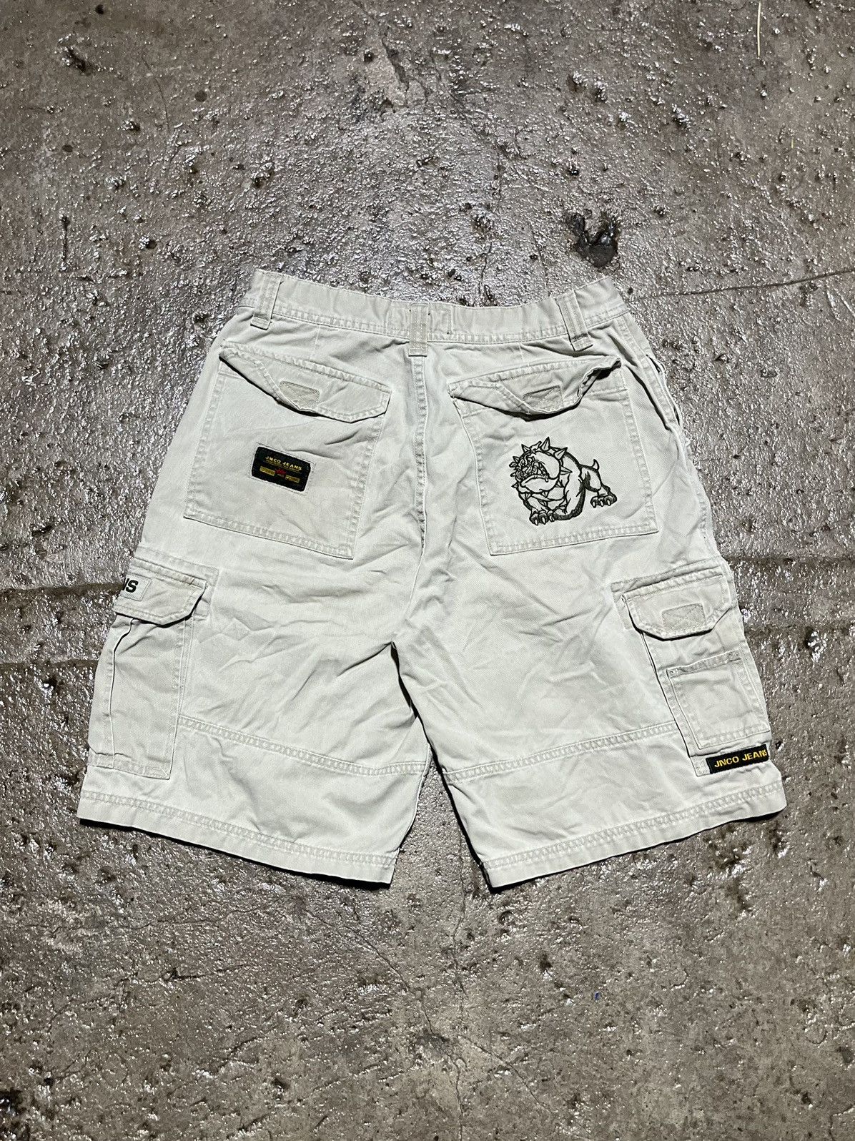 Image of Crazy Vintage Y2K Jnco Bulldog Baggy Cargo Skater Shorts in Cream, Men's (Size 30)