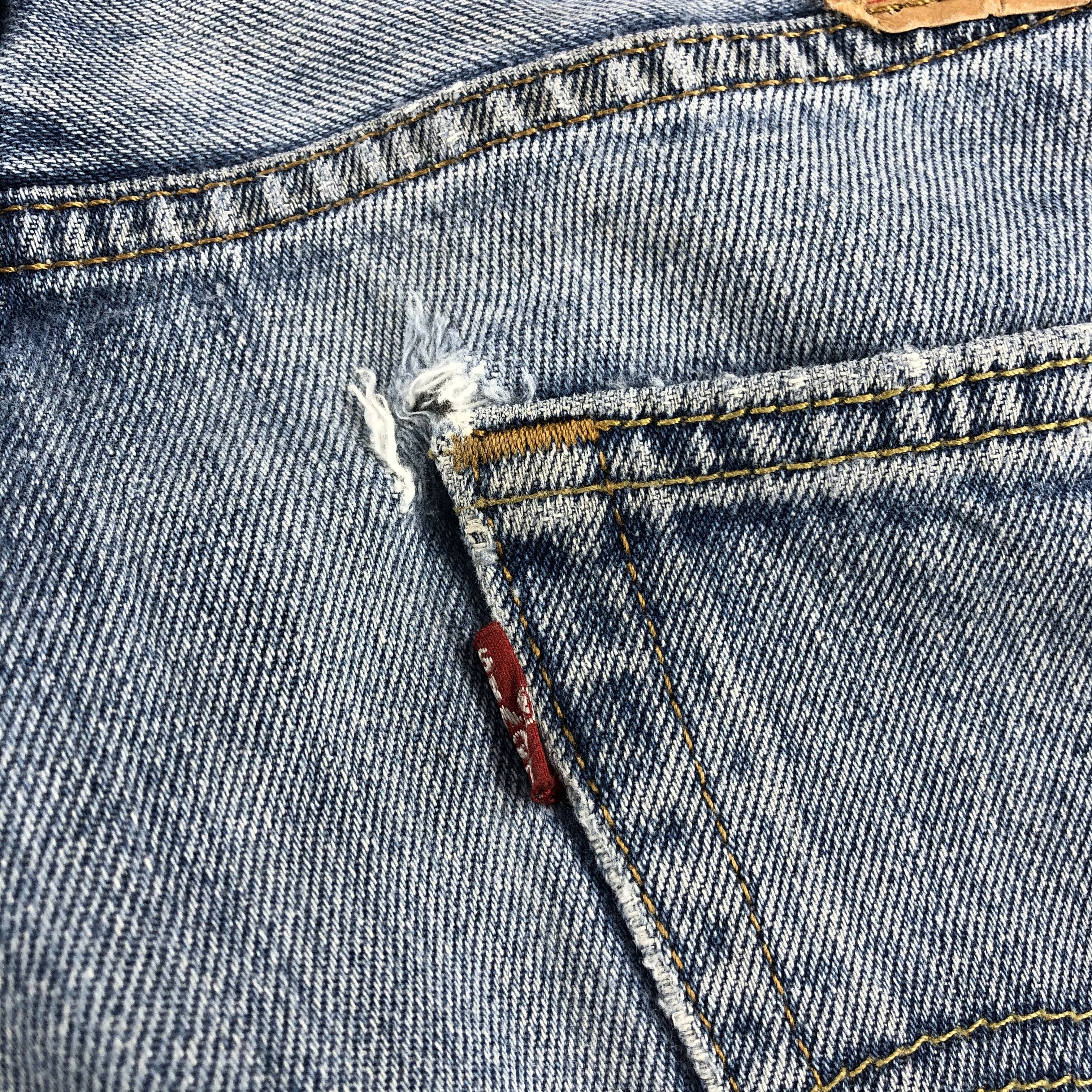 Levi's × Vintage Vintage Light Wash Levis 505 Jeans-JM2562 Size US 35 - 7 Thumbnail