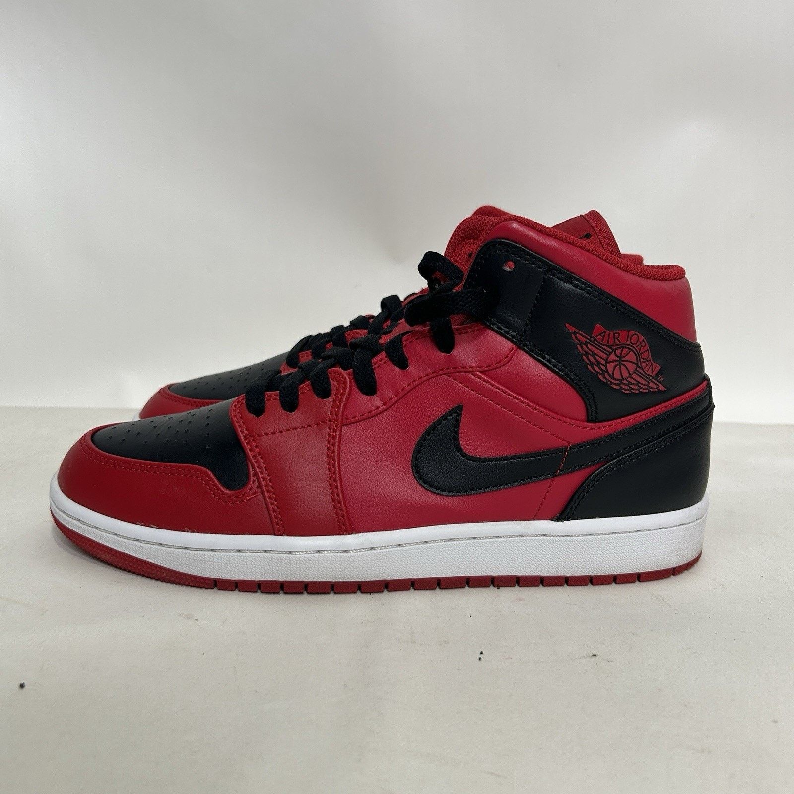 Jordan Brand Nike Air Jordan 1 Mid Retro “Reverse Bred/Gym Red Black” Size US 9 / EU 42 - 6 Thumbnail