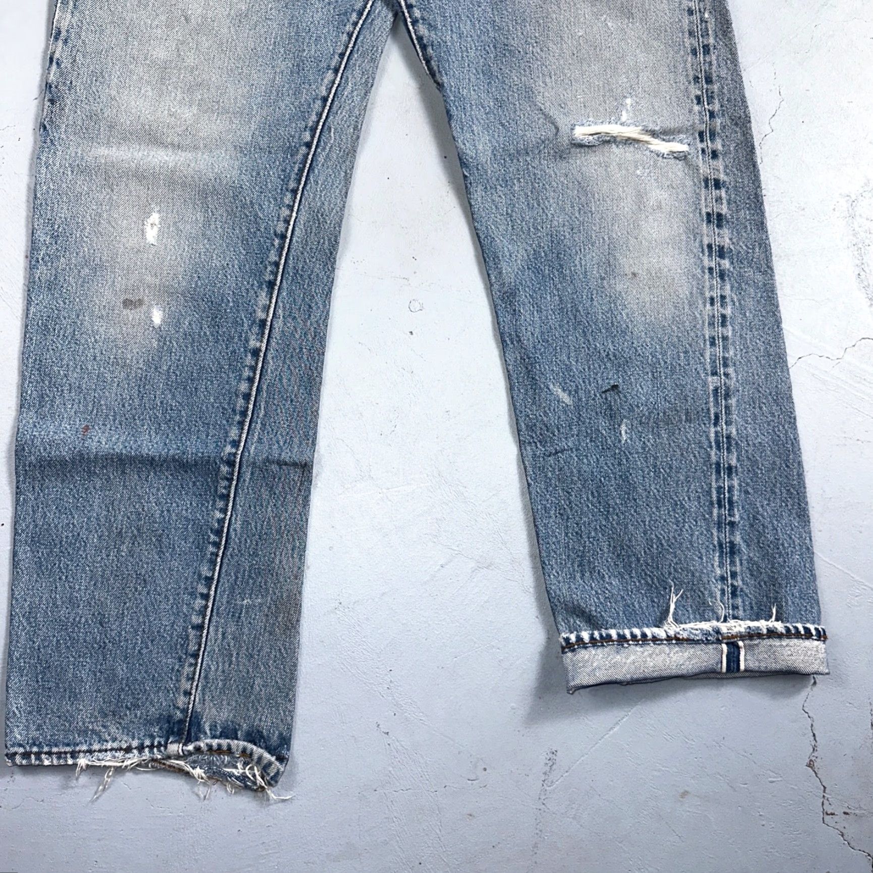 Levi's VINTAGE Levi's 501 Jeans 29 Light Blue 80s Redline Selvedge USA Men Size US 29 - 3 Thumbnail