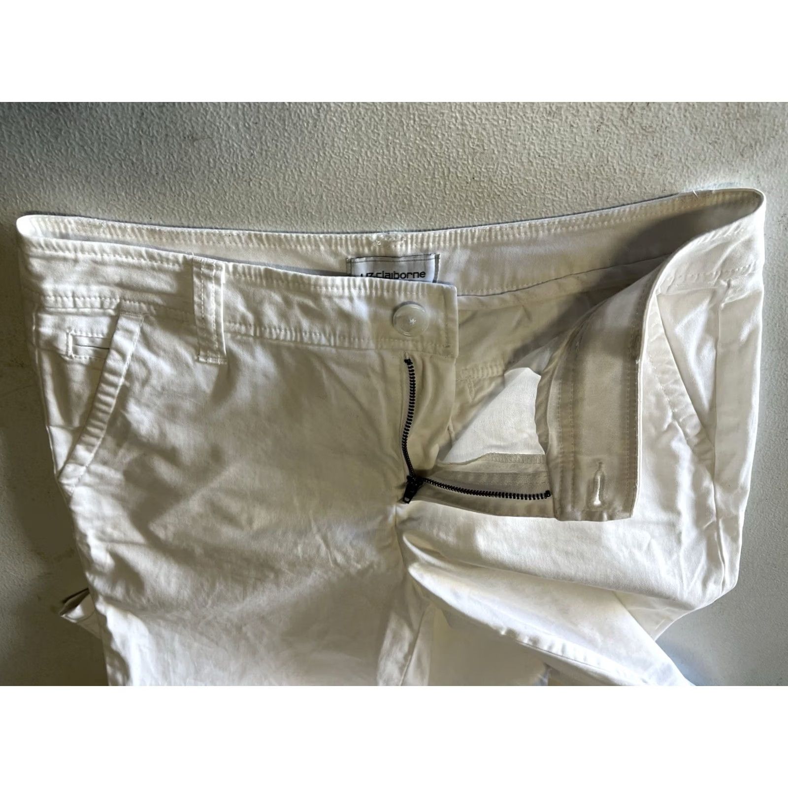 Liz Claiborne Liz Claiborne Pants Women Size 4 White Tapered Stretch Flat Front Regular Pants Khakis Pockets Size 27" / US 4 / IT 40 - 6 Thumbnail