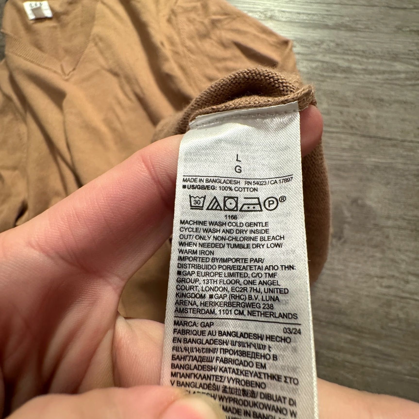 Gap VINTAGE Gap Shirt Mens Large Beige V-Neck 100% Knit Sweater Casual Lounge 90s Mens Size US L / EU 52-54 / 3 - 4 Thumbnail