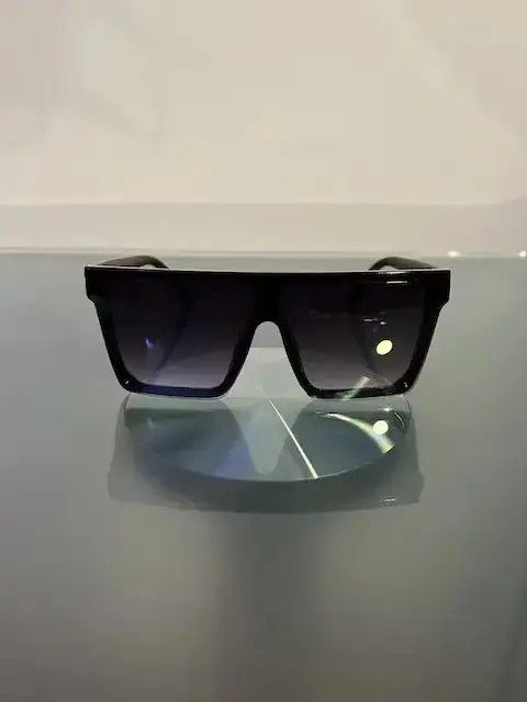 VIBE Oversized Tinted Sunglasses (black) Size ONE SIZE - 1 Thumbnail