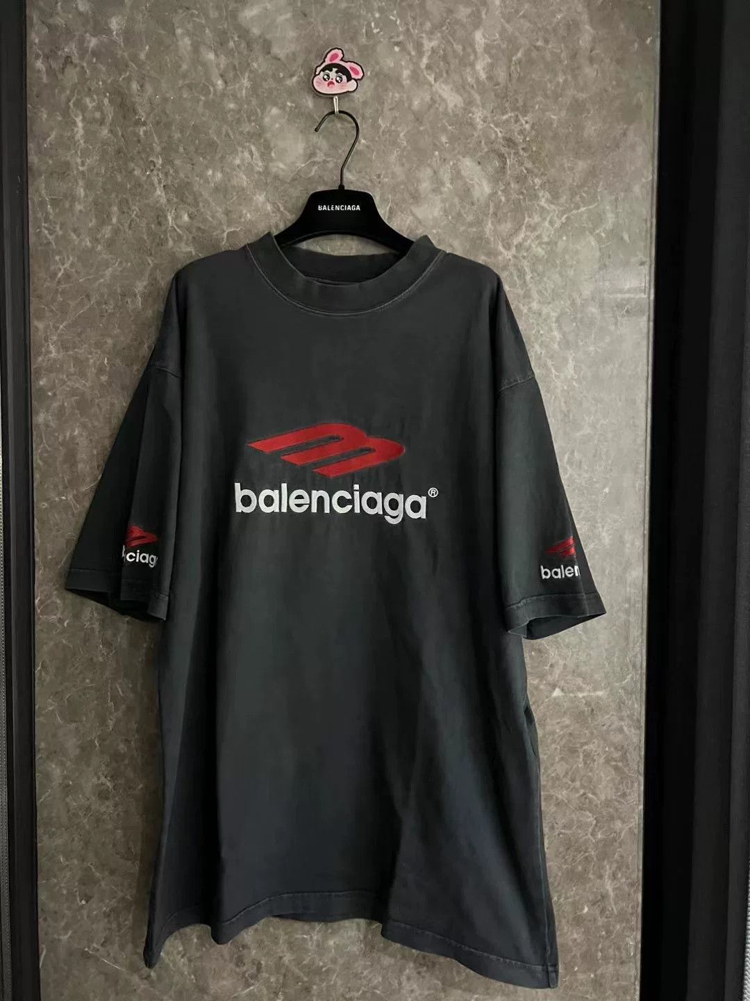 Louis Vuitton Balenciaga Red Logo Short Sleeve Tee Size US XL / EU 56 / 4 - 1 Thumbnail