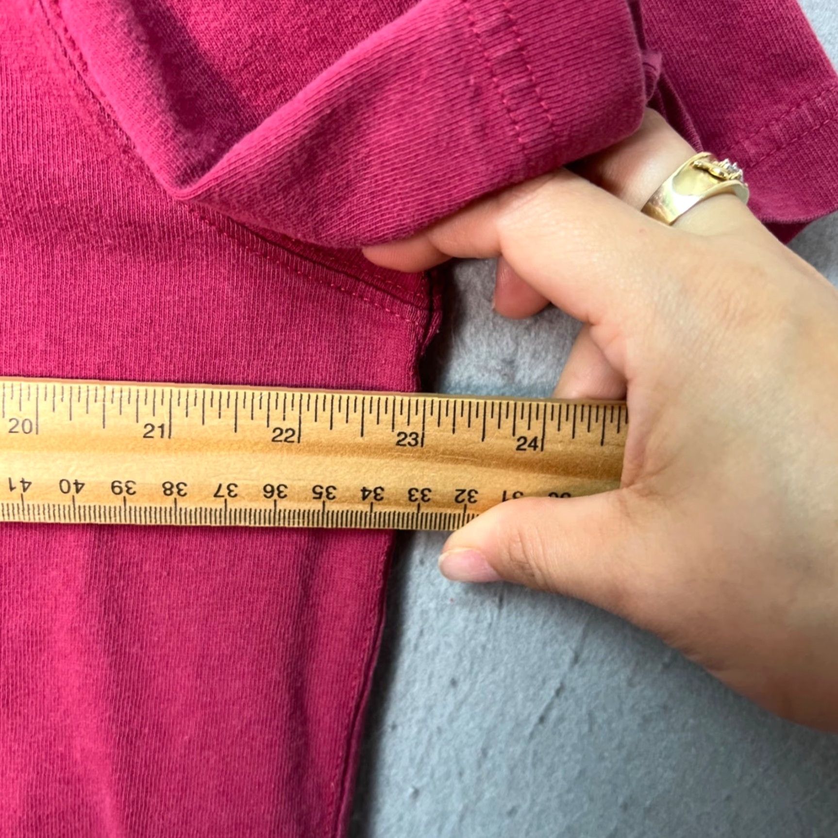J.Crew J.CREW Mens Large Dark Pink Relaxed Fit T-Shirt 100% Cotton Shirt Adult Mens Short Sleeve Crew Neck Pink 2020s Mens Size US L / EU 52-54 / 3 - 5 Thumbnail