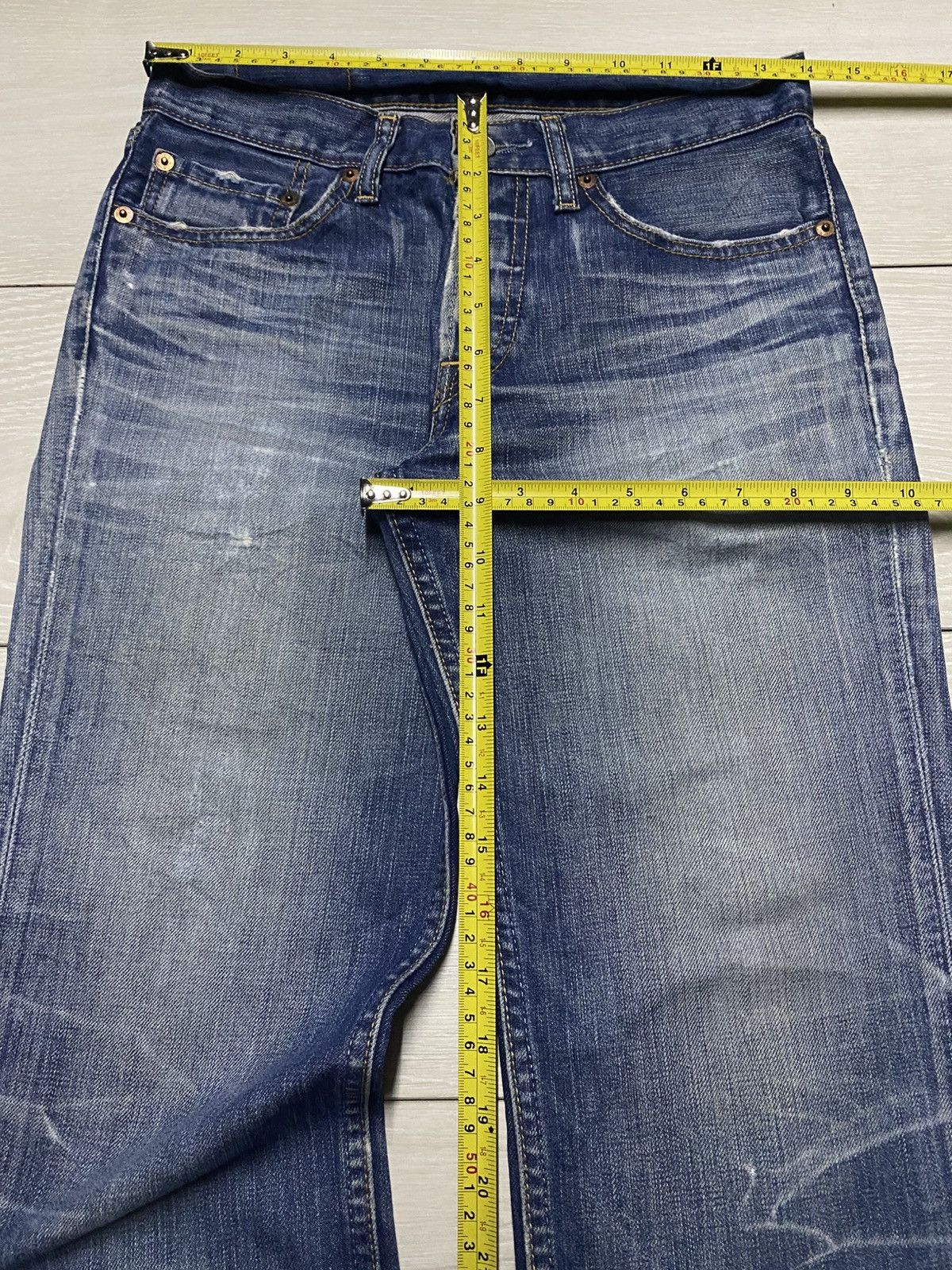 Levi's Vintage Levis 501 Blue Wash Distressed ButtonFly Jeans Size US 28 / EU 44 - 19 Thumbnail