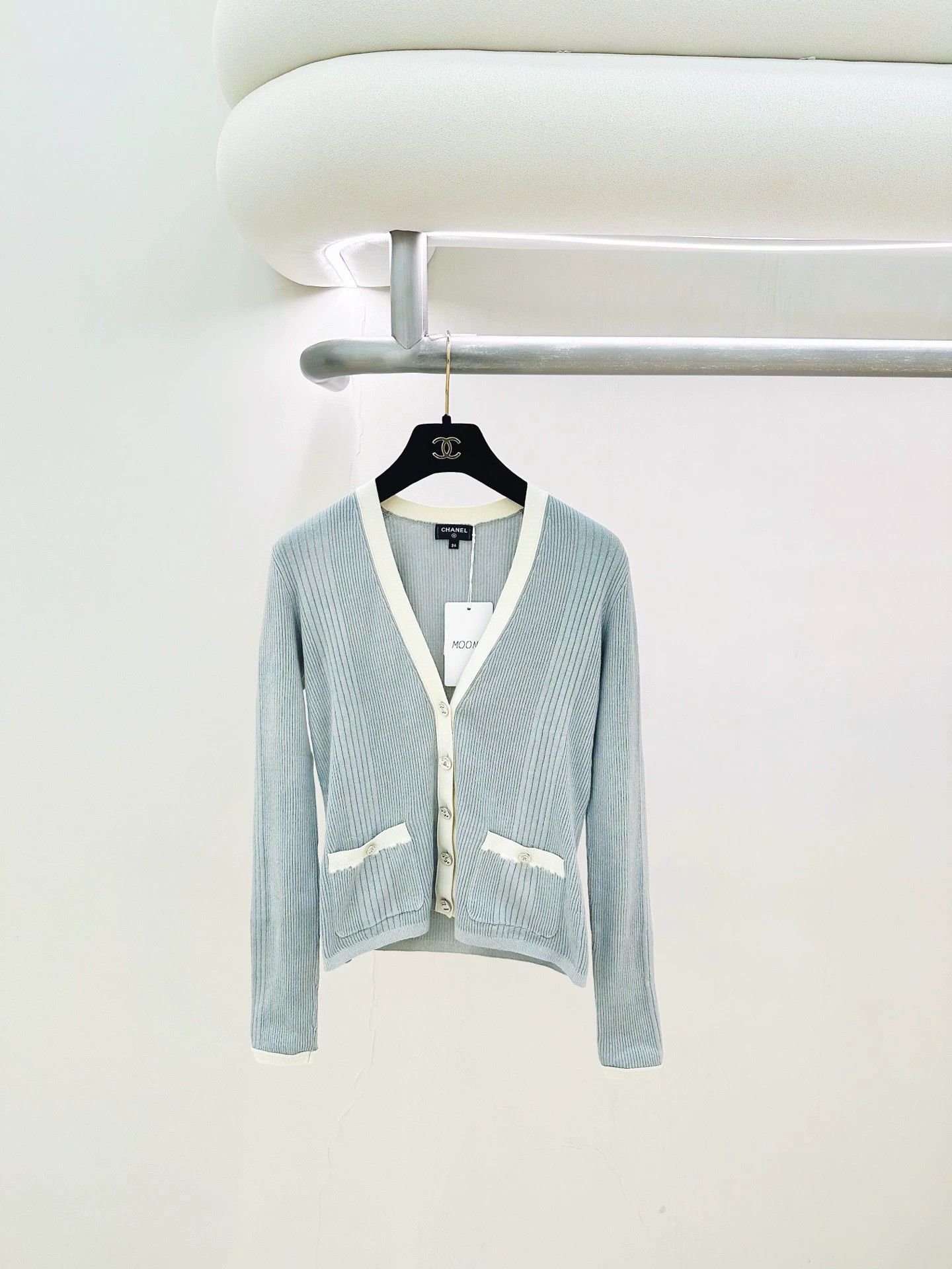 Chanel Chanel gray knit cardigan 34 used Size XS / US 0-2 / IT 36-38 - 1 Thumbnail
