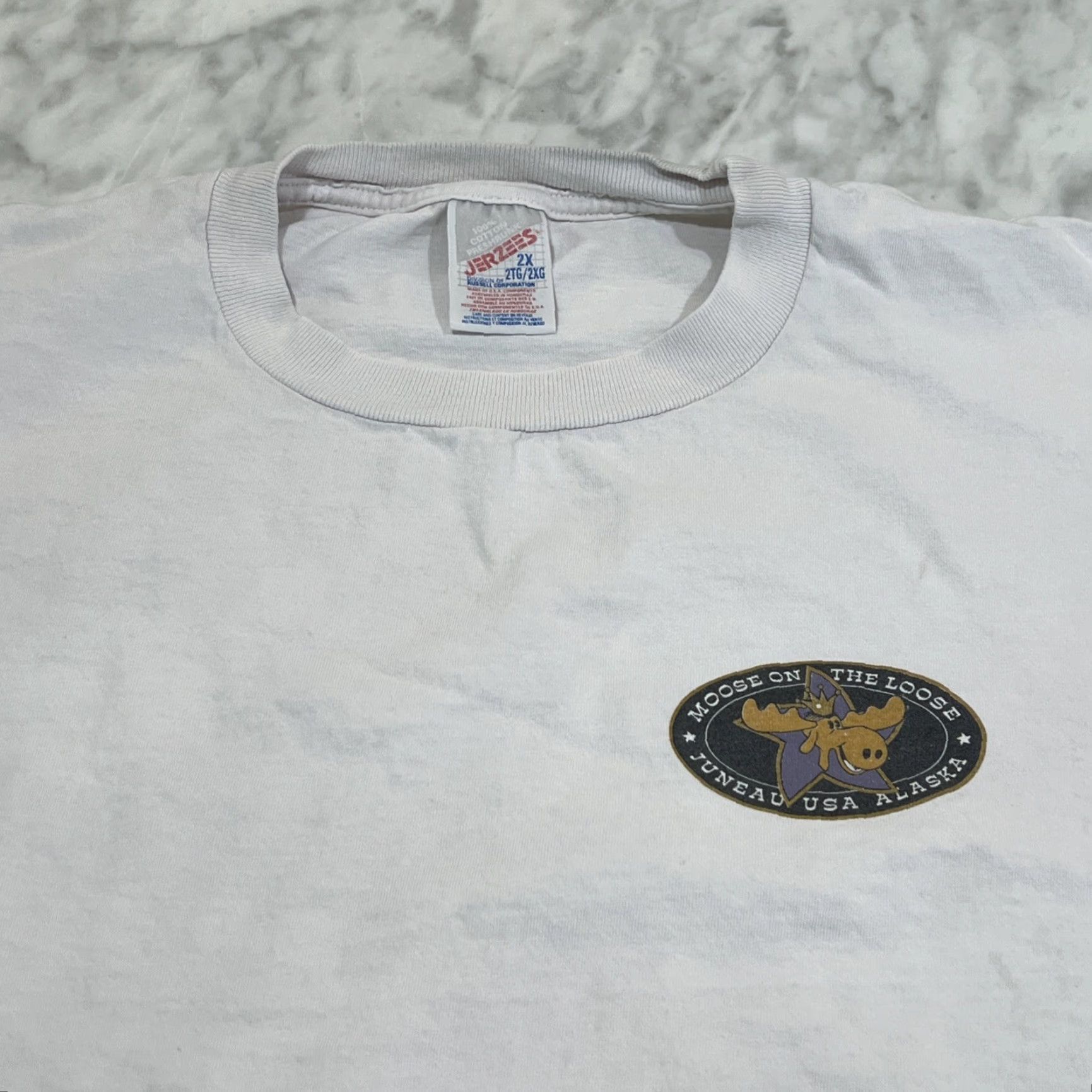 Jerzees VINTAGE Moose On The Loose Juneau T Shirt Men’s 2X Alaska Cotton Jerzees Russell Faded White Graphic Tee Mens 1990s Size US XXL / EU 58 / 5 - 5 Thumbnail