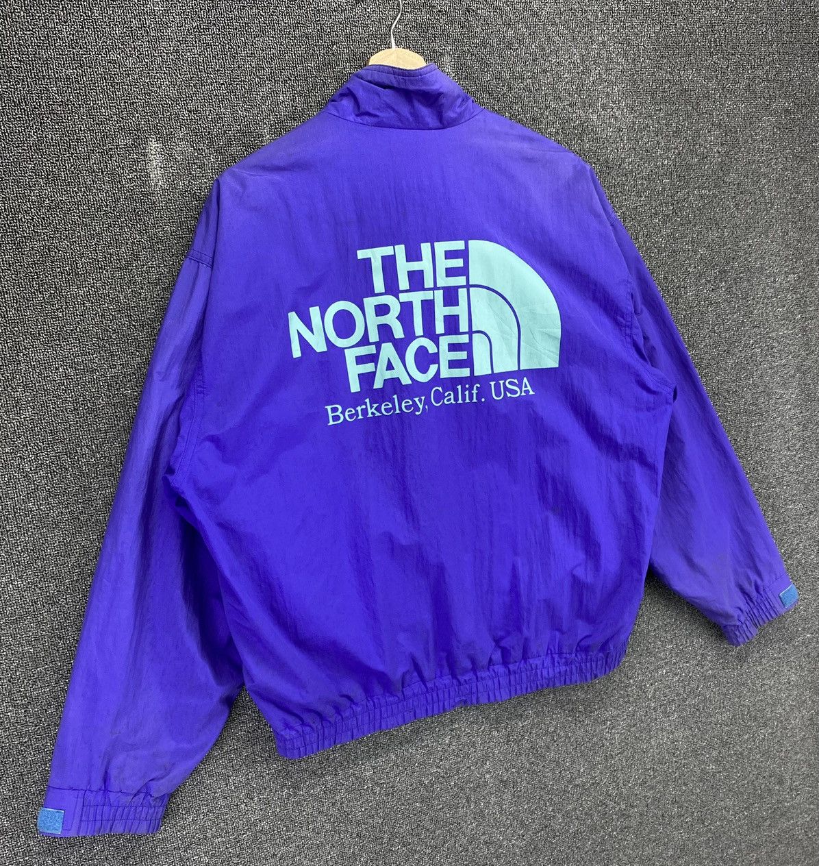 The North Face Vintage The North Face Spellout Light Jacket Size US L / EU 52-54 / 3 - 2 Thumbnail