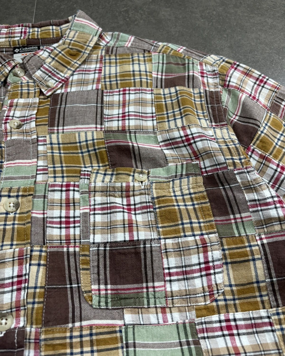 Columbia Columbia Patchwork Vintage Tee Size US L / EU 52-54 / 3 - 5 Thumbnail