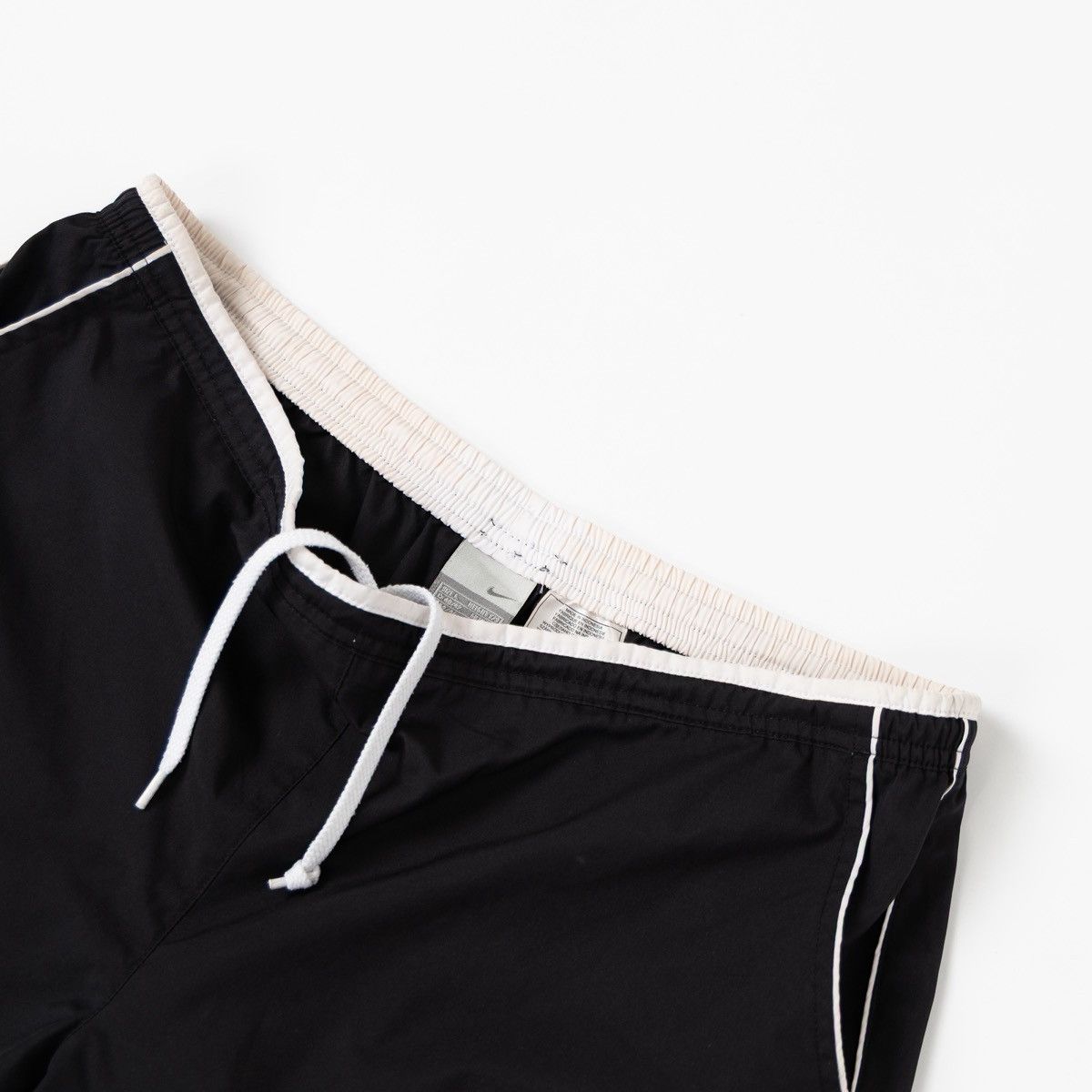 Nike Nike Vintage 00s Mens Black Swim Shorts Small Swoosh Beach Size US 34 / EU 50 - 4 Thumbnail