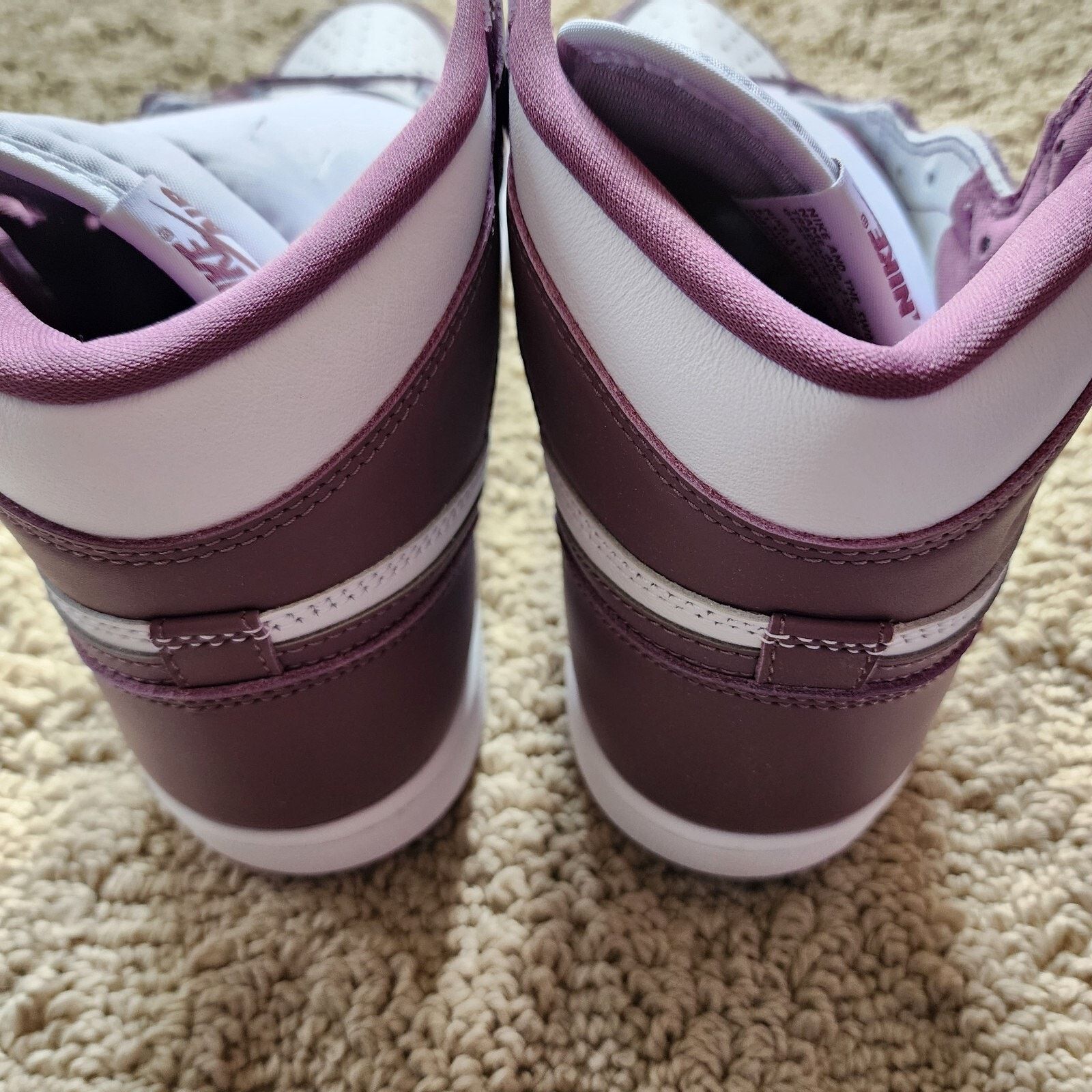 Jordan Brand Air Jordan 1 Retro OG High Mauve Brand New Sz 10 Size US 10 / EU 43 - 6 Thumbnail