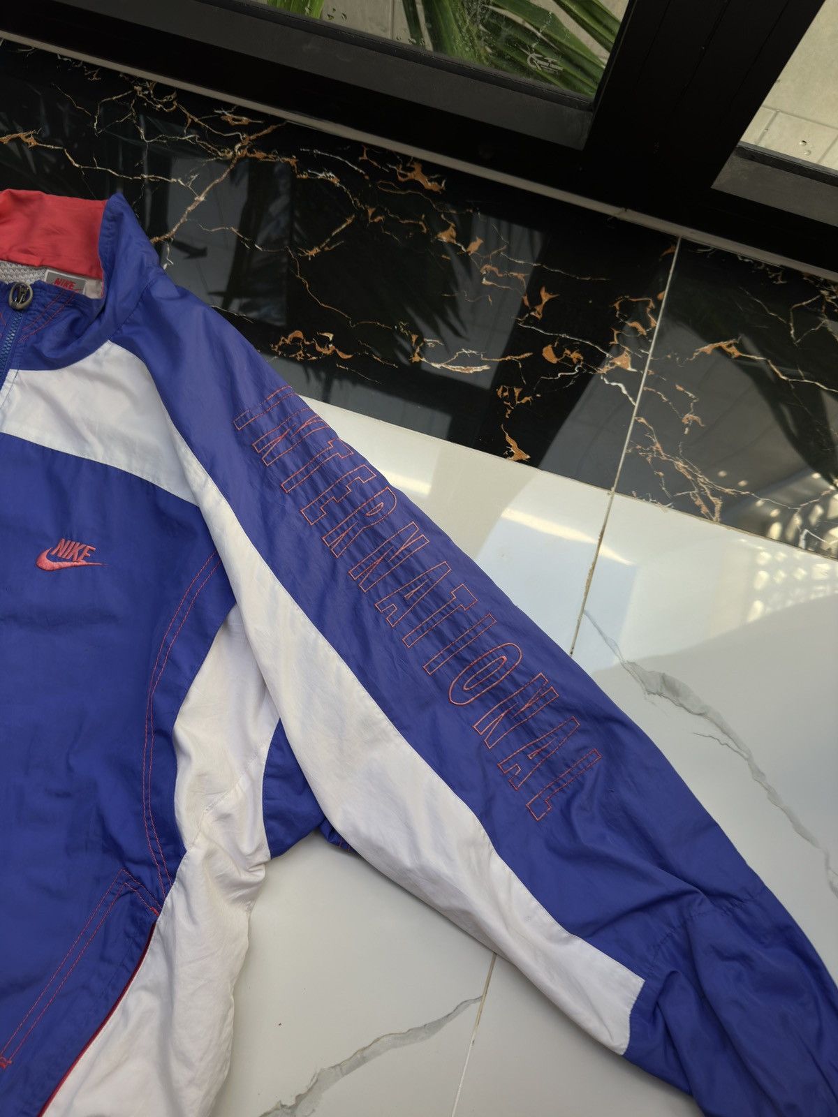 Nike × Vintage NIKE INTERNATIONAL VINTAGE BIG LOGO STREETWEAR LIGHT JACKET Size US L / EU 52-54 / 3 - 6 Thumbnail