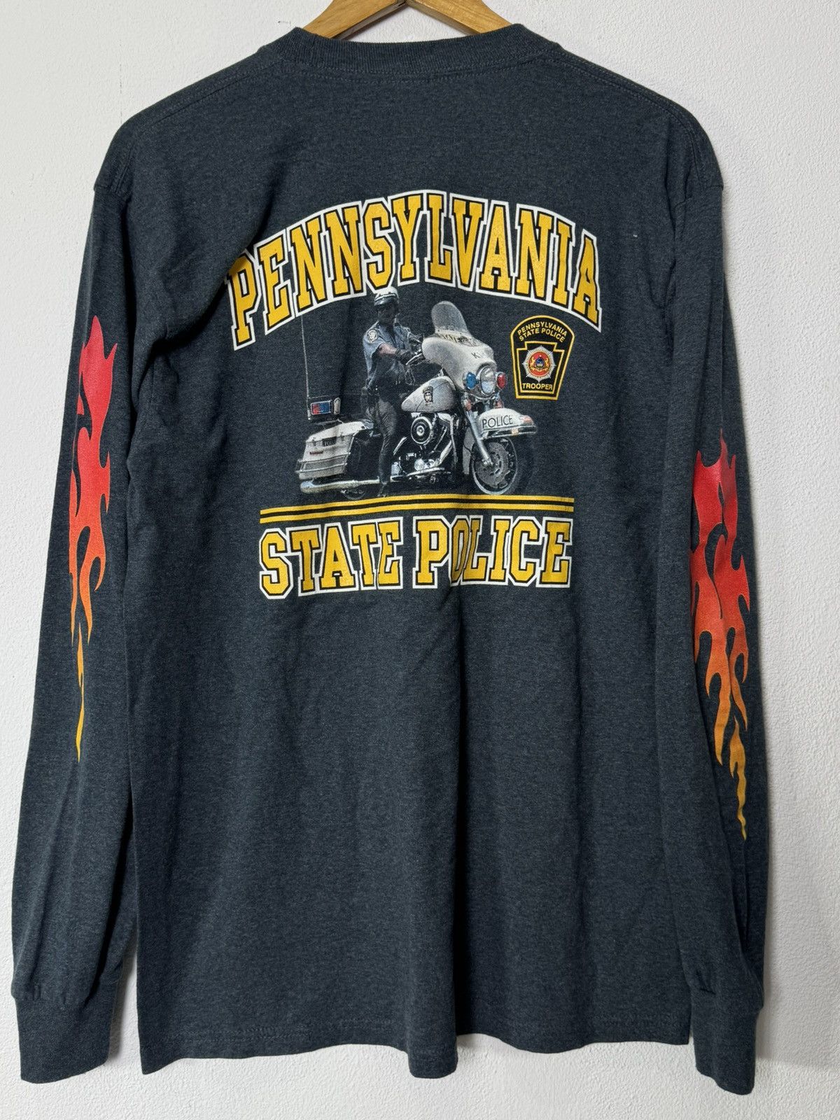 Gildan Pennsylvania state police 👮🏻‍♂️ tshirt Size US L / EU 52-54 / 3 - 2 Thumbnail