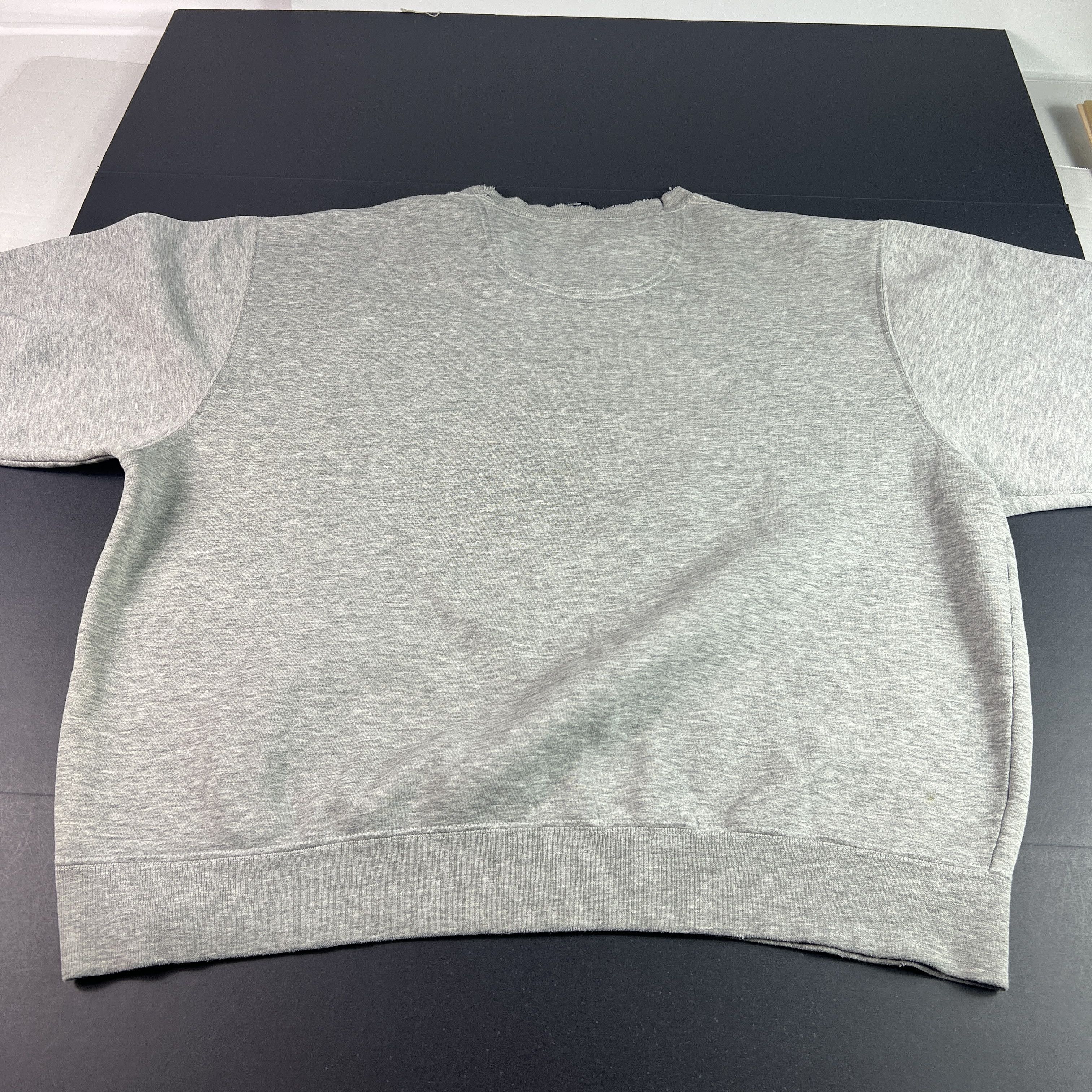 Nike VTG 90s Nike Sweatshirt Grey & Blue Logo Thrashed Crewneck Size US XL / EU 56 / 4 - 12 Thumbnail