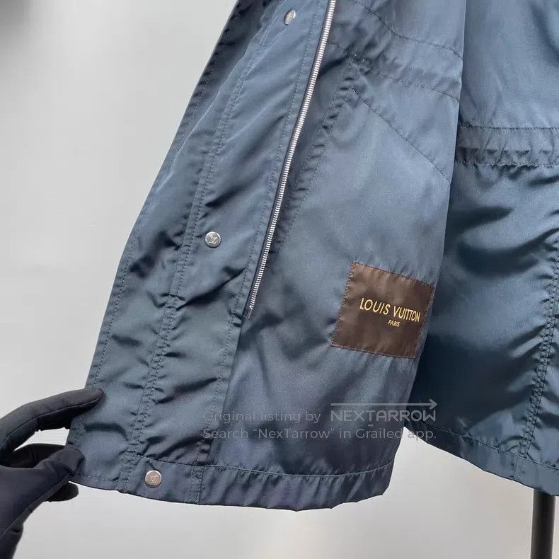 Louis Vuitton Louis Vuitton Dark blue color-block hooded assault jacket Size US L / EU 52-54 / 3 - 5 Thumbnail