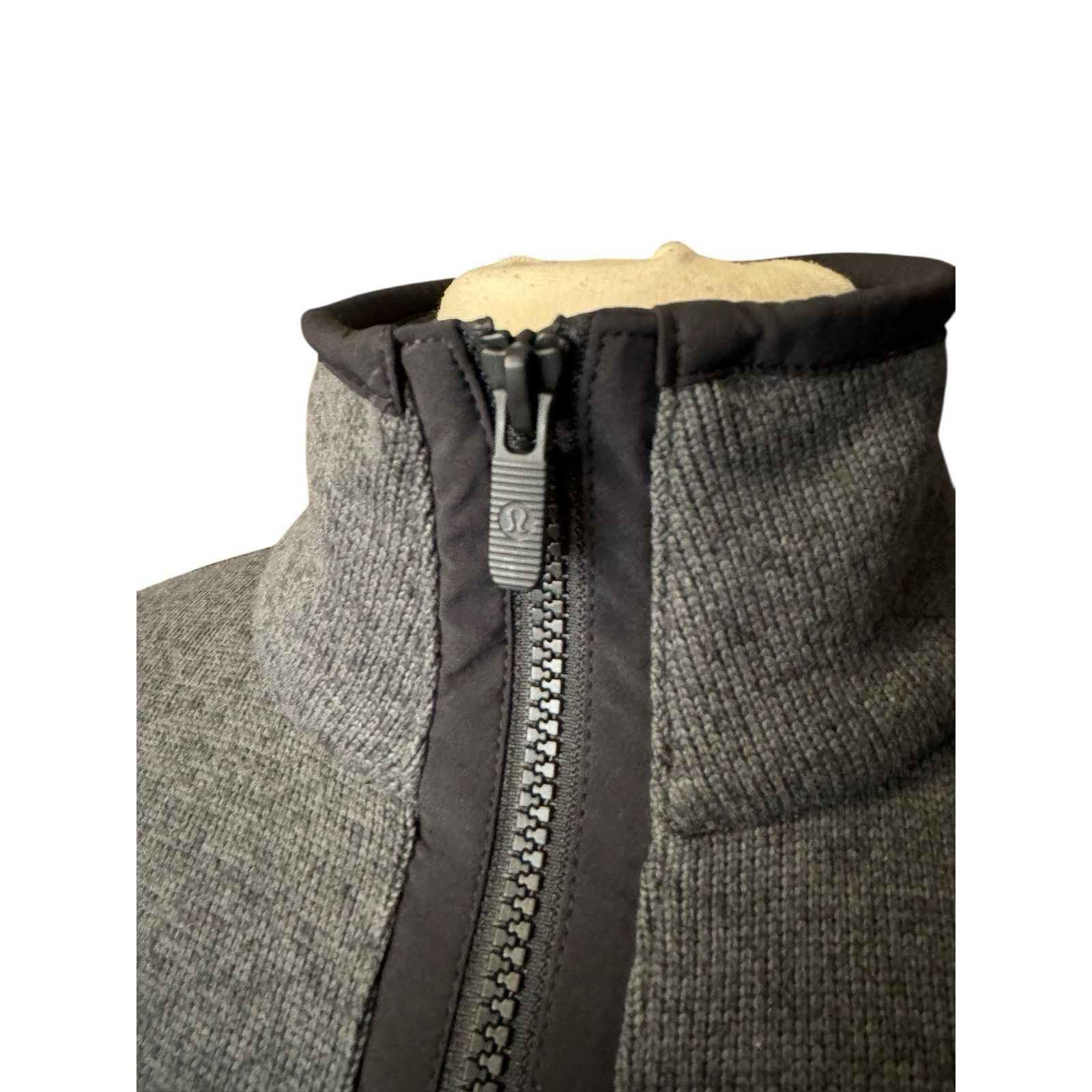 Lululemon Lululemon Its Fleecing Cold Full Zip Fleece Jacket Gray Size M / US 6-8 / IT 42-44 - 2 Thumbnail
