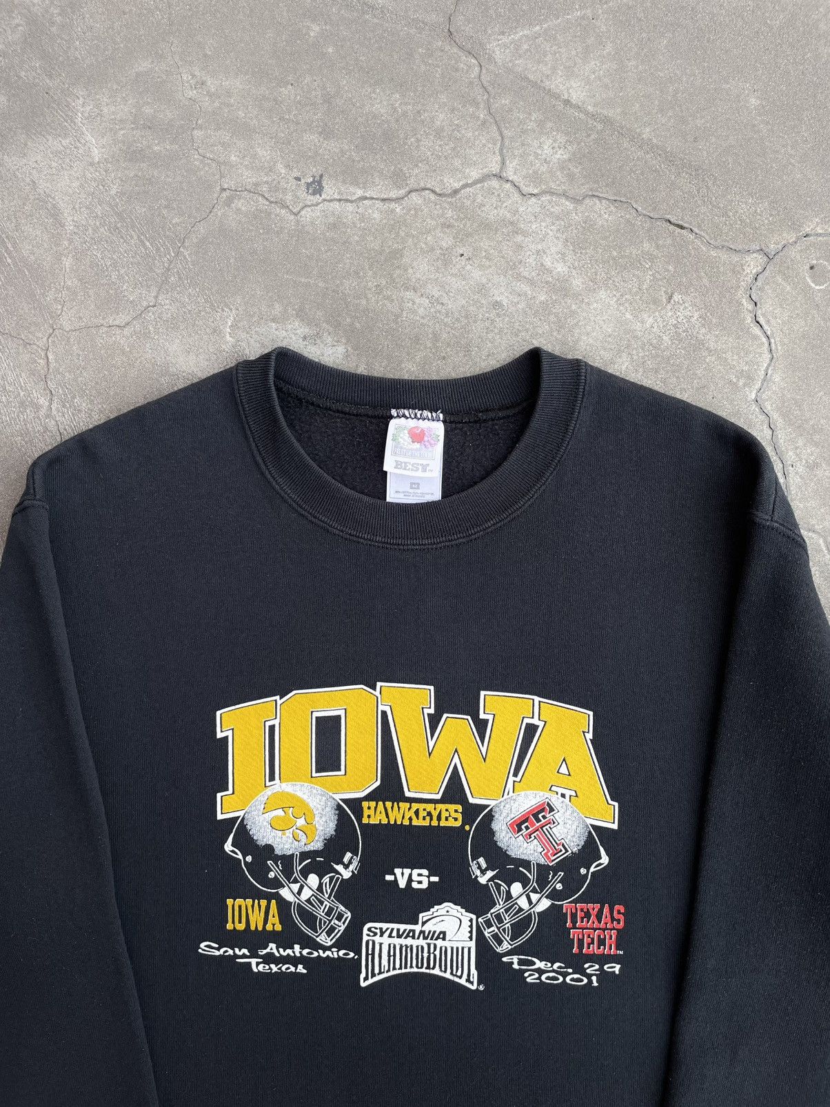 Vintage 2001 Iowa -vs- Texas Tech Sweatshirt Size US M / EU 48-50 / 2 - 2 Thumbnail