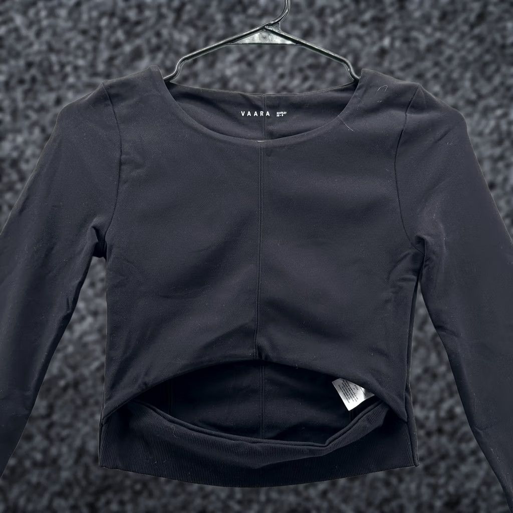 Vintage Vaara Scarlet Cropped Top Womens XS-S Black Long Sleeve Scoop Neck Stretch Yoga Gym & Training Size XS / US 0-2 / IT 36-38 - 1 Thumbnail
