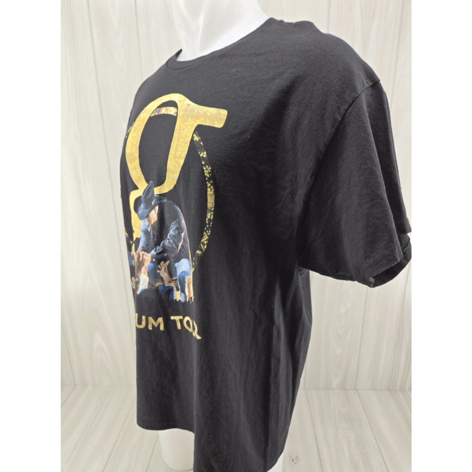 Hanes Garth Brooks Stadium Tour Concert Black Hanes Tag T-Shirt Size XL Men Short Sleeve Crew Neck Hanes Tag T-Shirt Size US XL / EU 56 / 4 - 4 Thumbnail