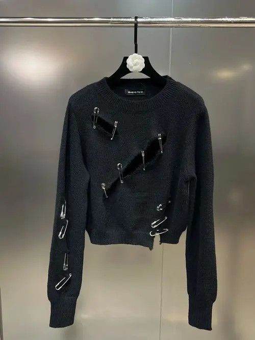 Designer × Japanese Brand Knitted Pullover O-neck Long Sleeve Size M / US 6-8 / IT 42-44 - 1 Thumbnail