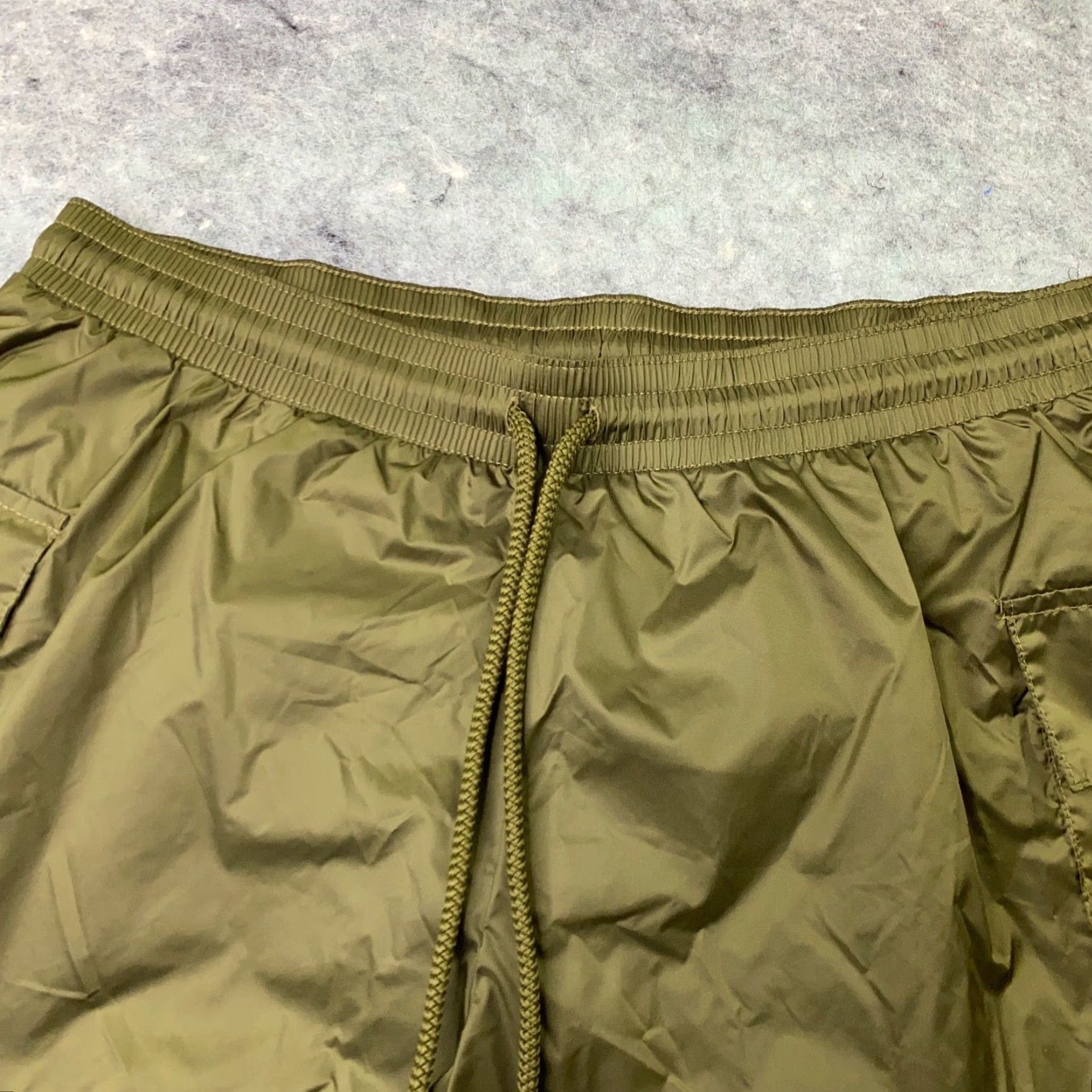 Vintage Aerie Womens Athletic Shorts Medium Green Lightweight Drawstring Pocket 10in Inseam Size 31" - 3 Thumbnail