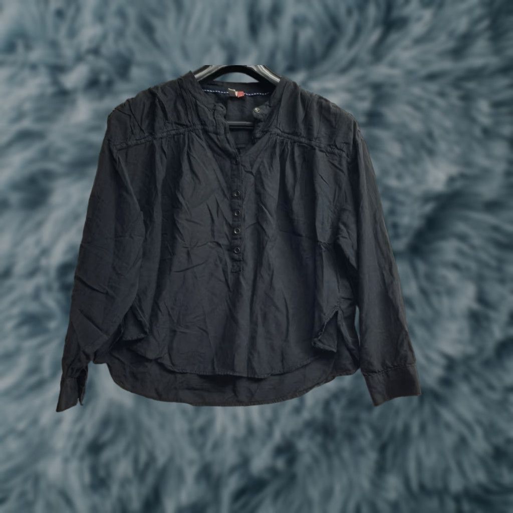 Vintage VINTAGE Pilcro Anthropologie Henley Sleeve Top Black Medium Pullover Size M / US 6-8 / IT 42-44 - 1 Thumbnail