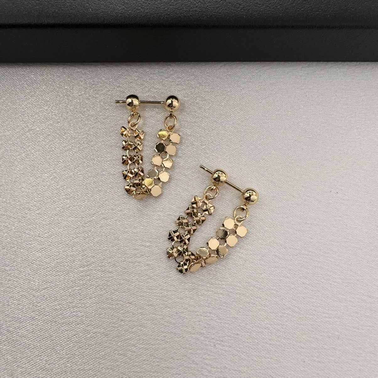 Other Elegant Metal Sequin Dangle Drop Earrings for Women Size ONE SIZE - 2 Thumbnail