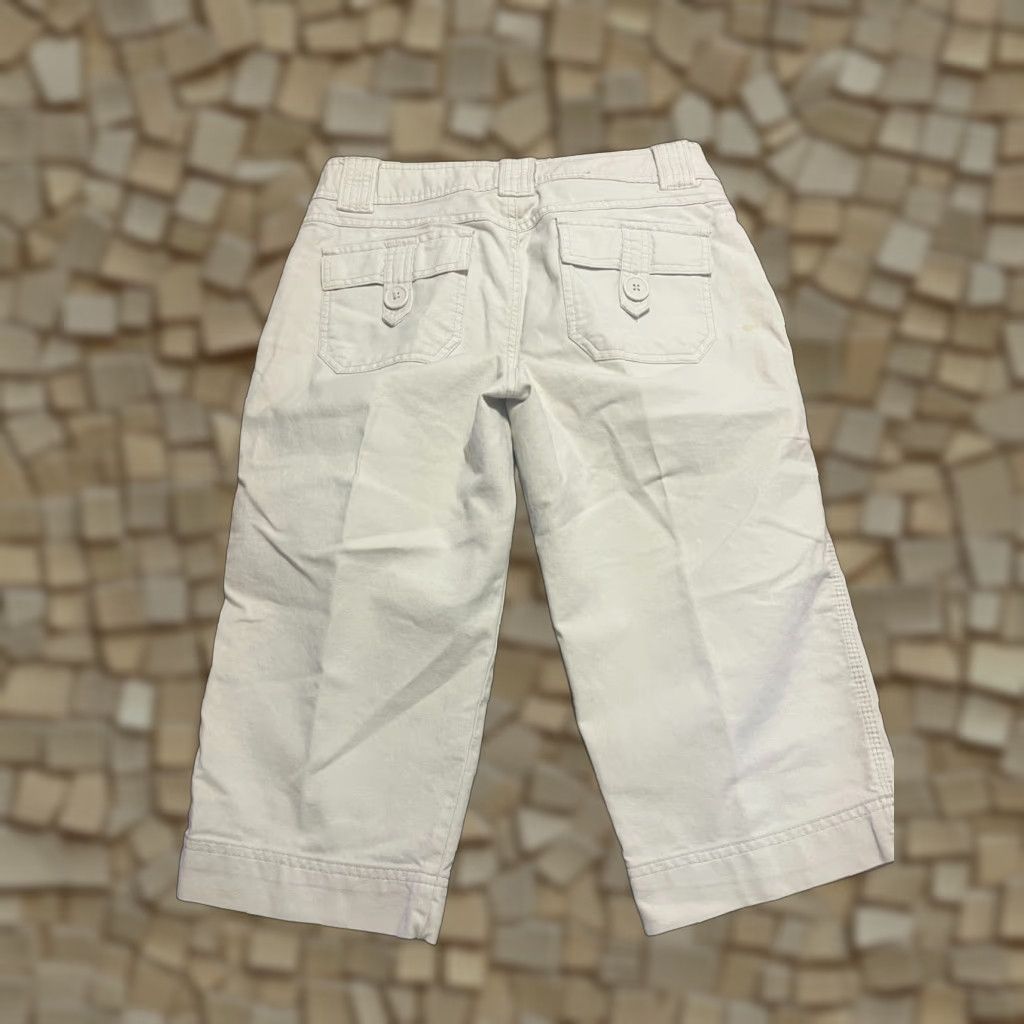 Old Navy Old Navy Pants Women's 8 White Capris Low Waist Pockets Casual Size 30" / US 8 / IT 44 - 1 Thumbnail