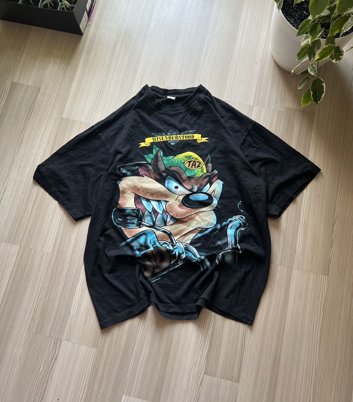 Warner Bros Vintage T-Shirt Tee Warner Bros 1995 Taz Big Logo Y2K Size US XL / EU 56 / 4 - 1 Thumbnail