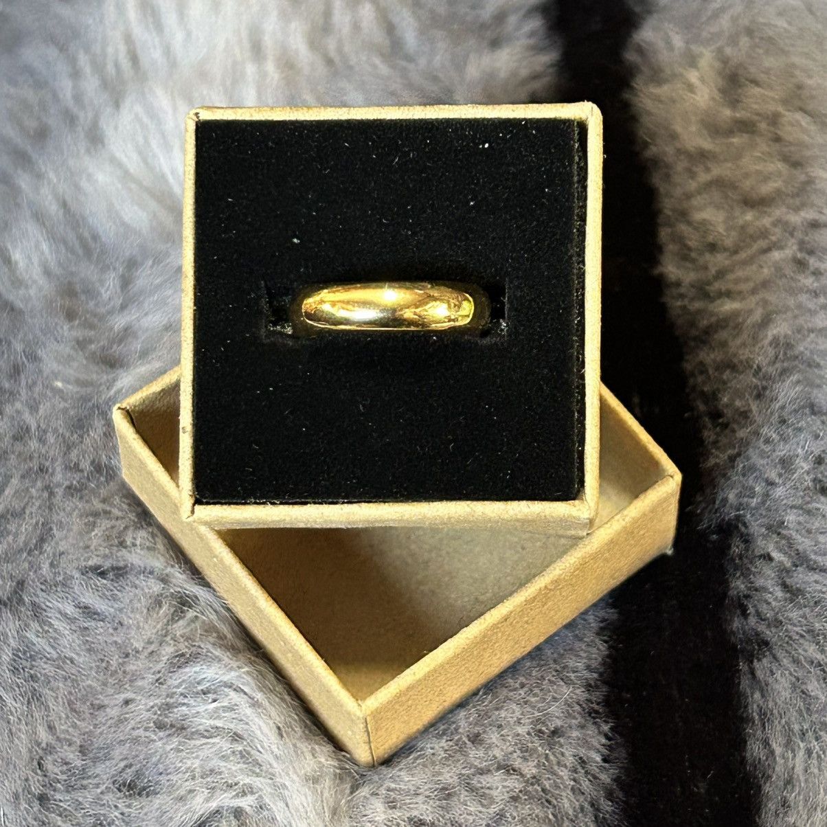 Jewelry Shiny 18kt gold plated 4mm stainless steel comfort ring 4 Size ONE SIZE - 3 Thumbnail
