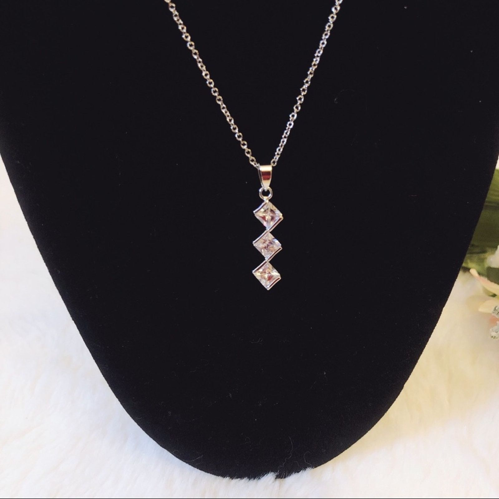 Other Sterling Silver Trio Crystal Necklace Size ONE SIZE - 2 Thumbnail